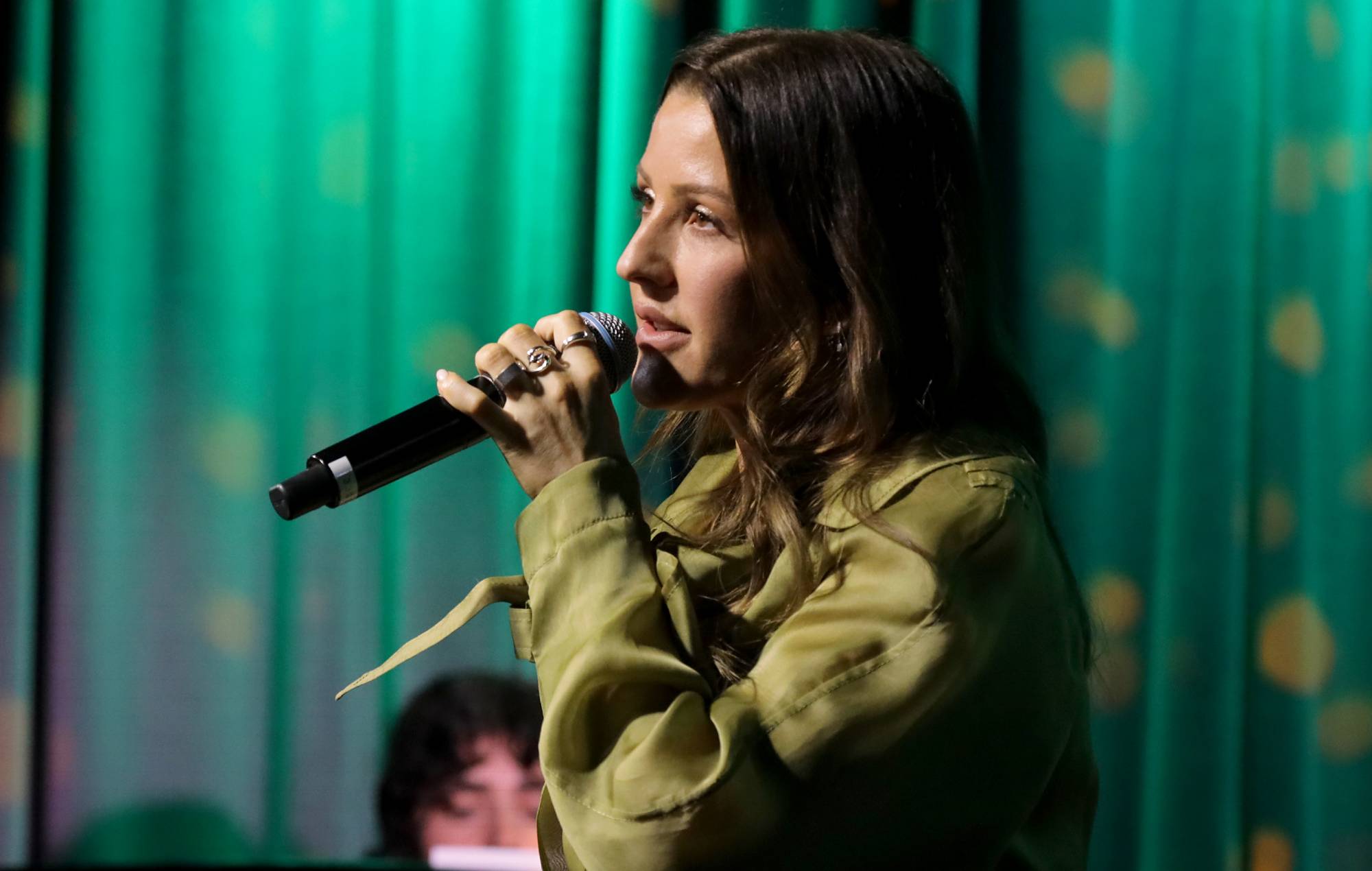 Ellie Goulding dit que son nouvel album est son "moins personnel" à ce jour