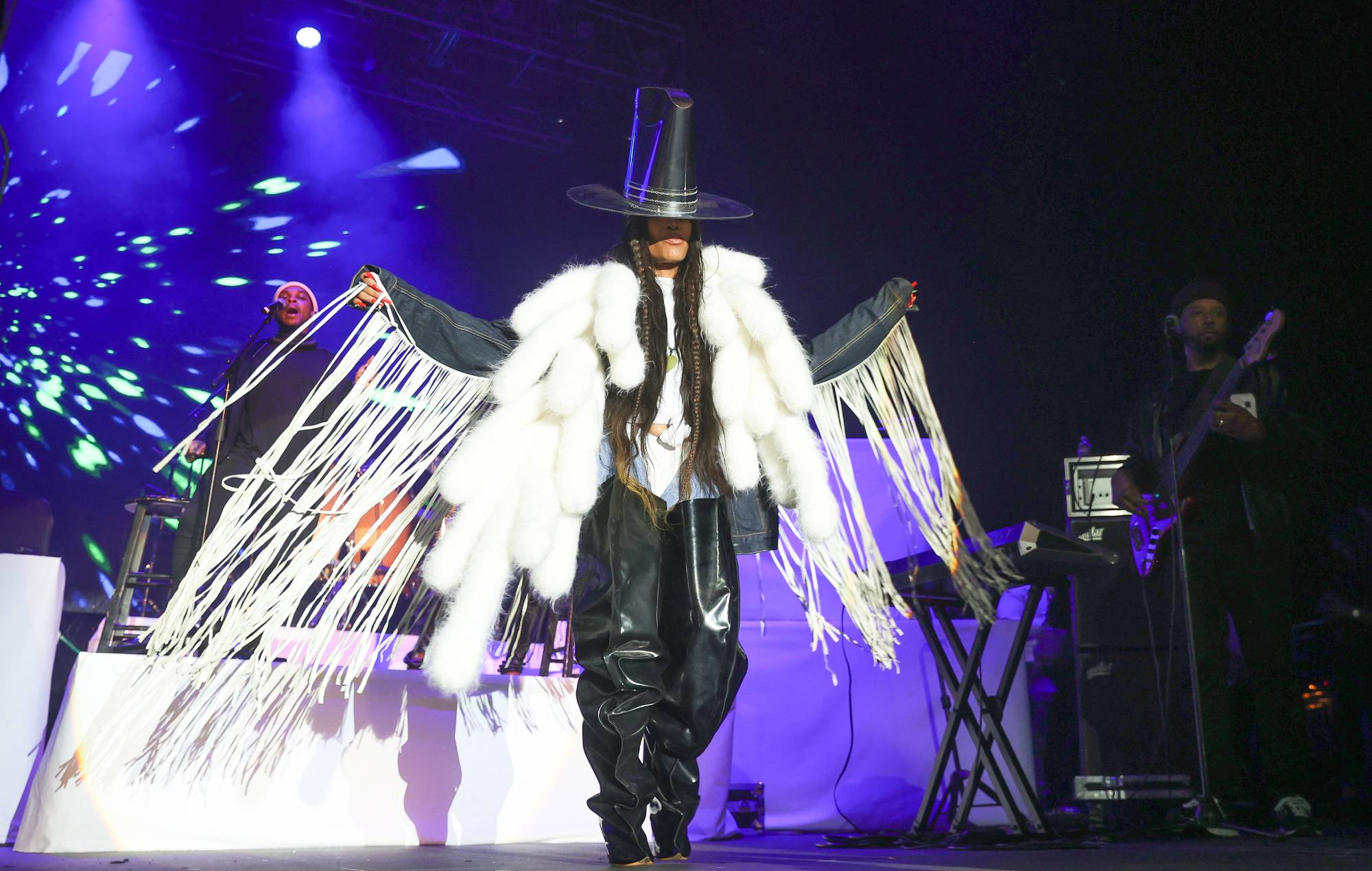 Erykah Badu annonce une tournée nord-américaine 2023 avec Yasiin Bey