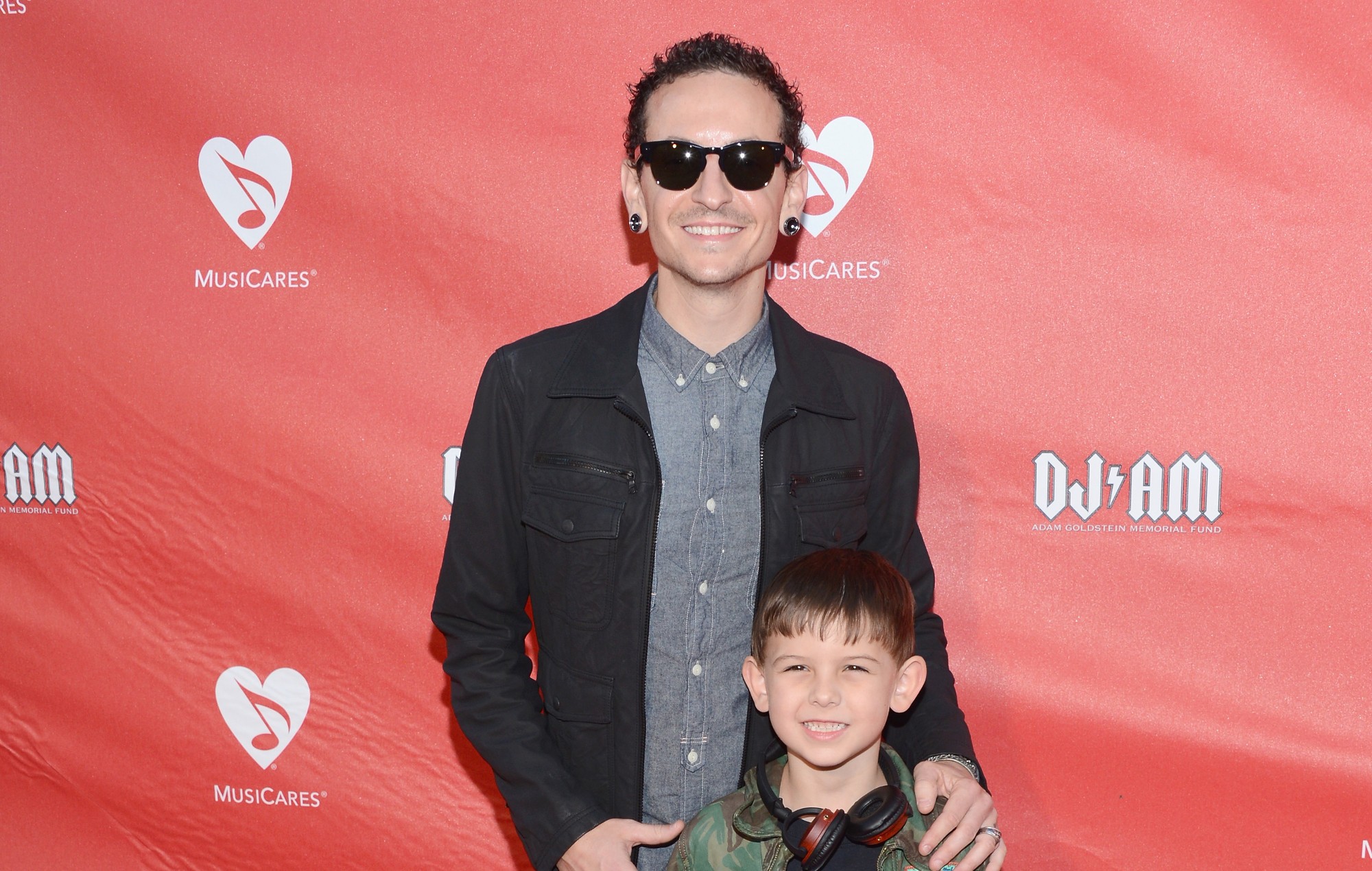 Le fils de Chester Bennington met fin aux théories du complot sur la mort de son père