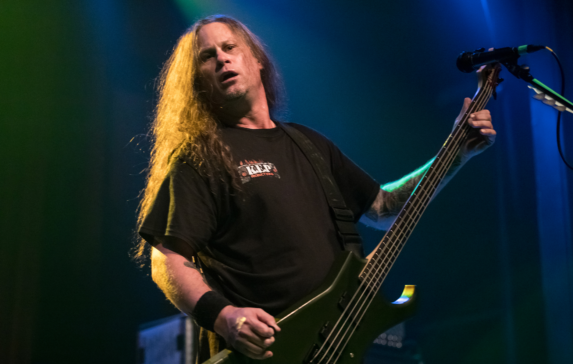 Morbid Angel publie une déclaration après que la tempête ait effondré le toit d'un salon de l'Illinois, tuant un homme et en blessant 40