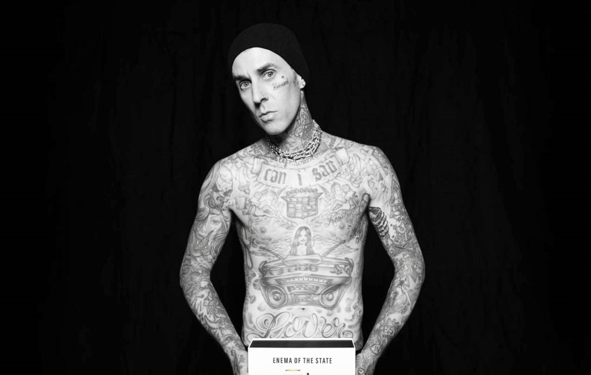Travis Barker de Blink-182 lance un kit de lavement de luxe