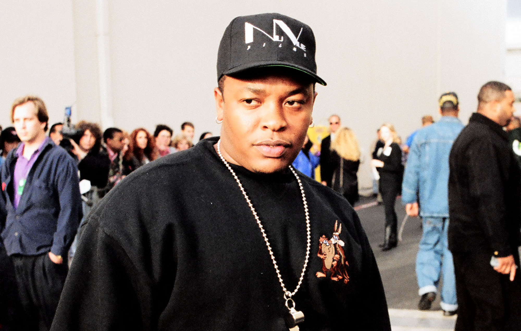 Dr Dre célèbre le 30e anniversaire de "The Chronic" avec des objets de collection en édition limitée