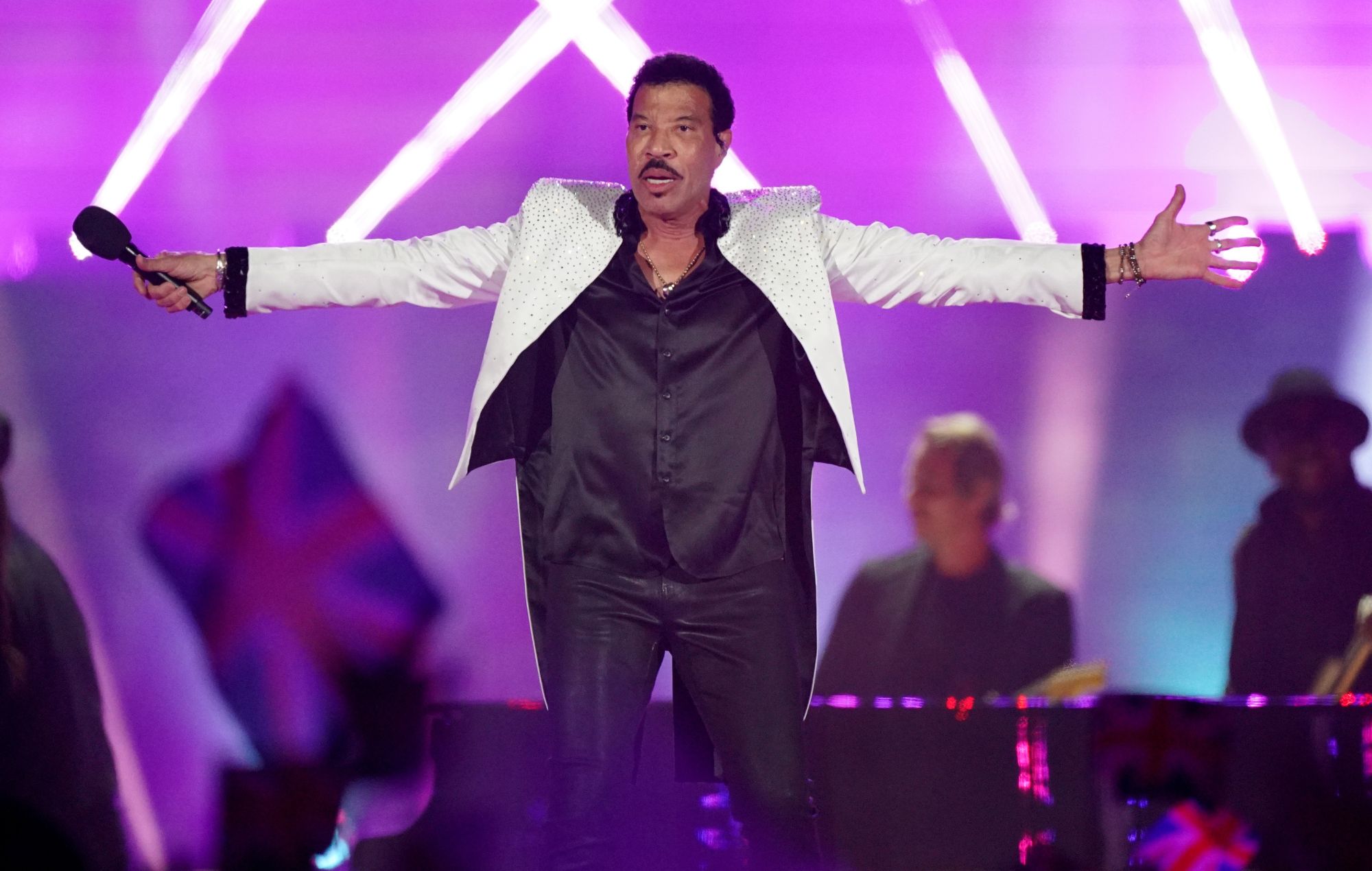 Lionel Richie répond aux fans "déçus" par son set de sacre