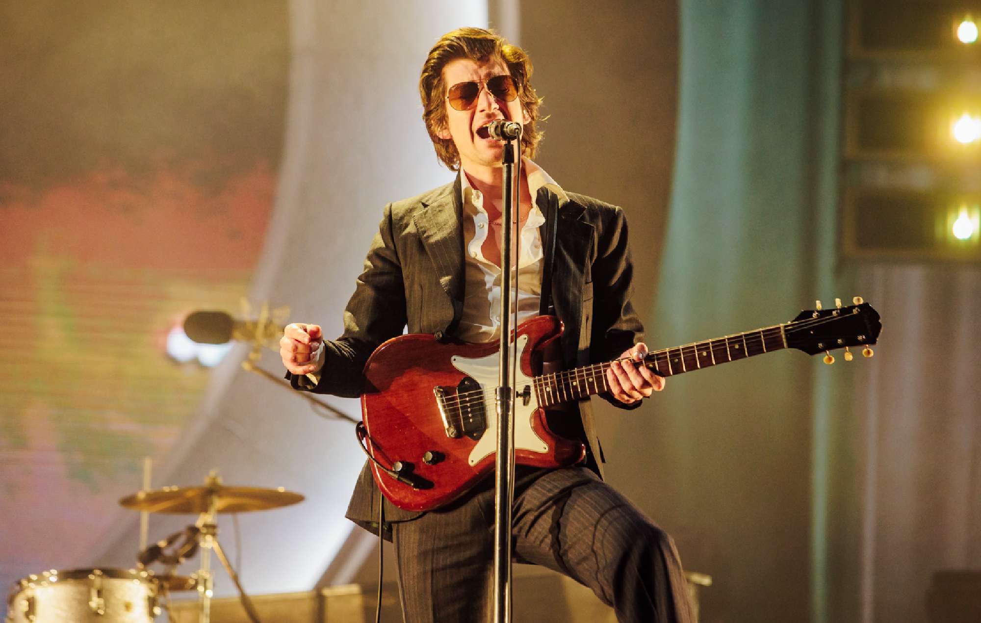 Les Arctic Monkeys font la une de toute leur carrière alors qu'Alex Turner retrouve la santé