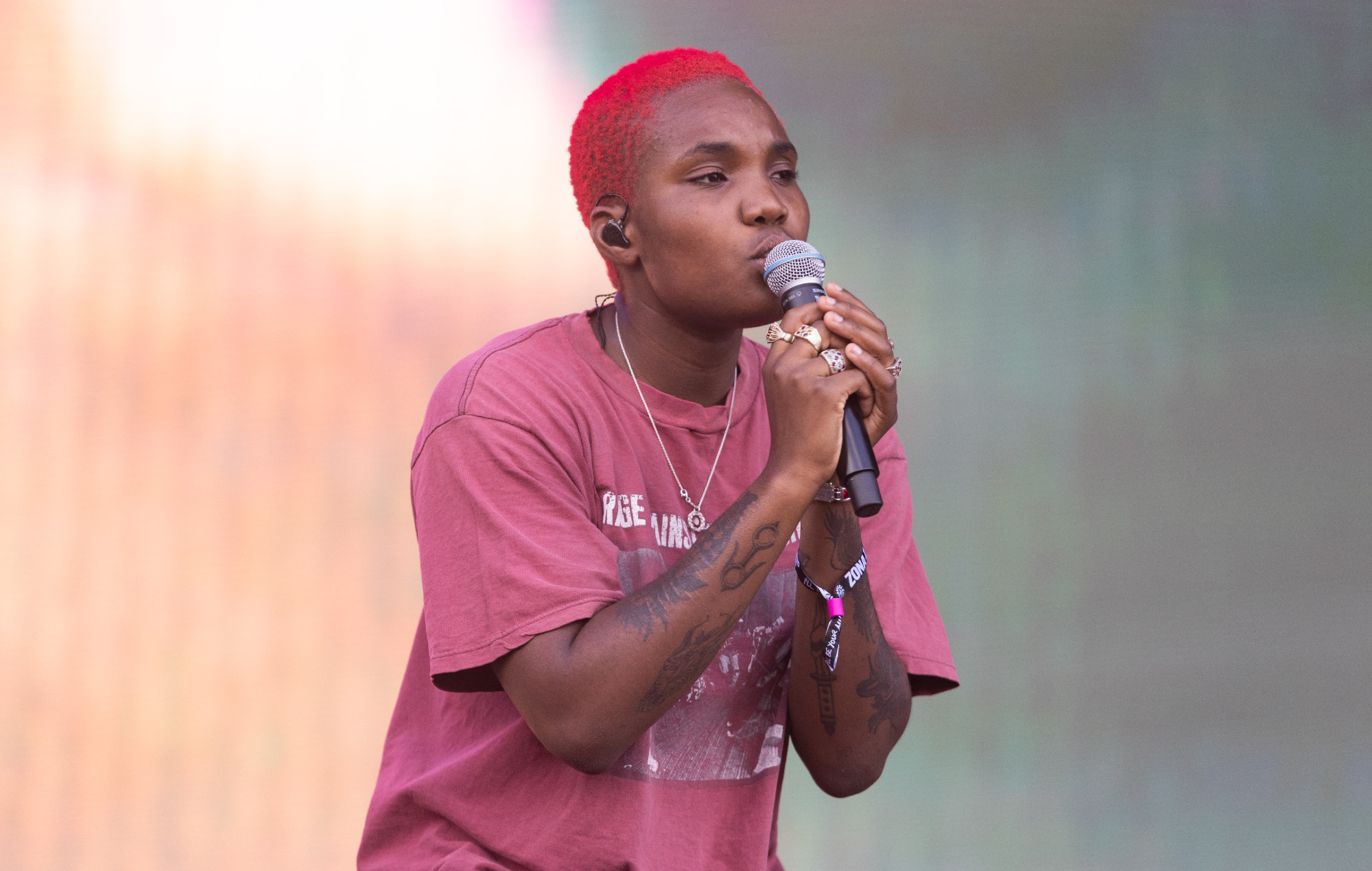 Arlo Parks reprend "Jasmine" de Jai Paul et annonce son premier livre de poésie