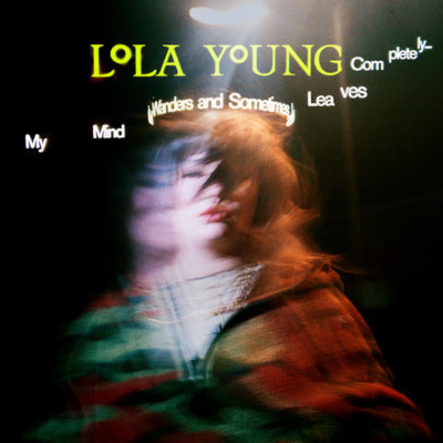 Lola Young – Critique de « My Mind Wanders And Parfois Leaves Completely » : tout à fait convaincante