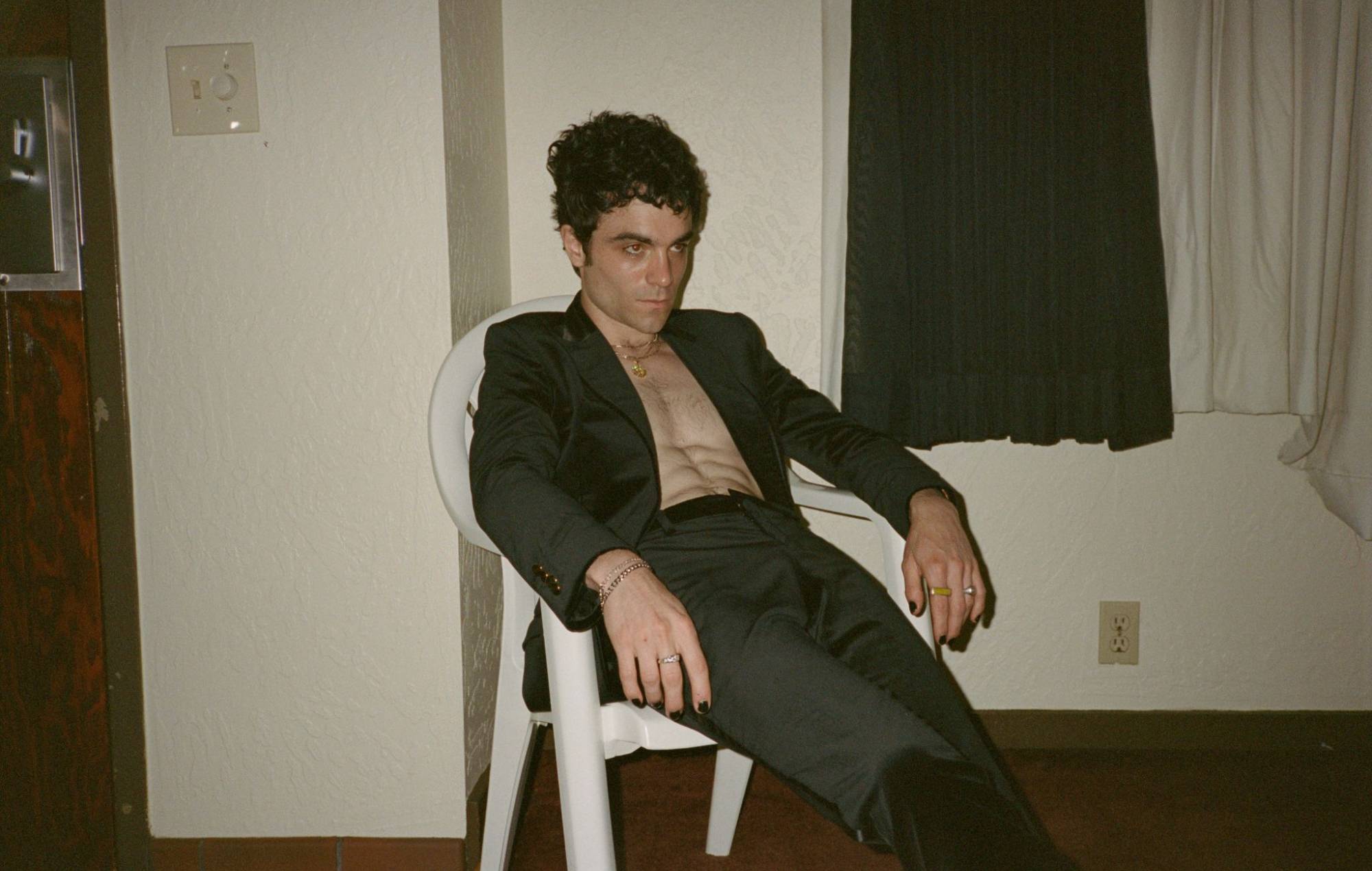 Del Water Gap annonce un nouvel album "Tu me manques déjà + je ne suis pas encore parti" avec Arlo Parks