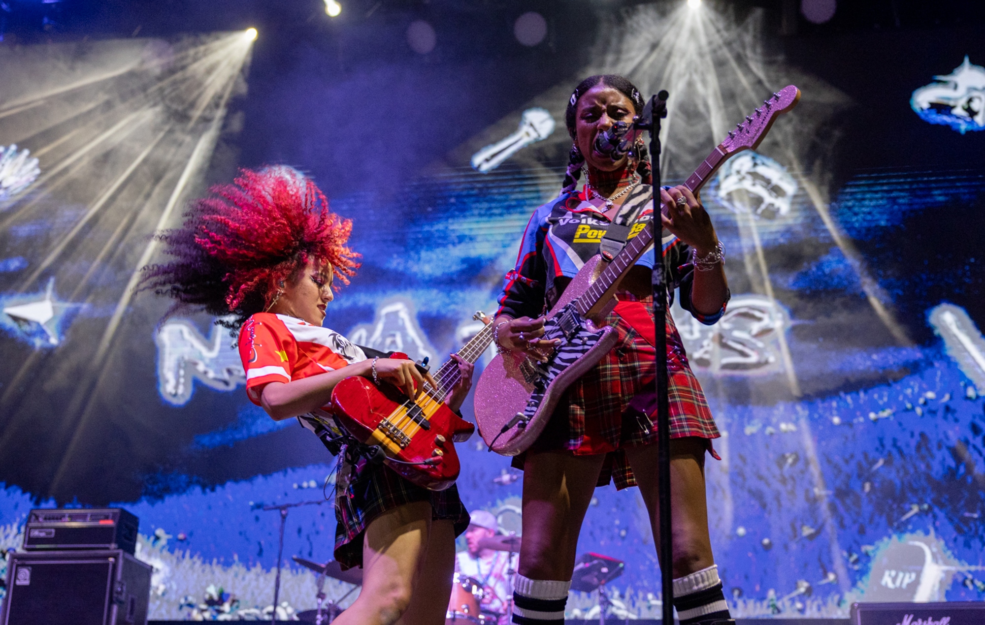 Nova Twins parle de nouvelles musiques et soutient d'autres groupes de rock à Mad Cool