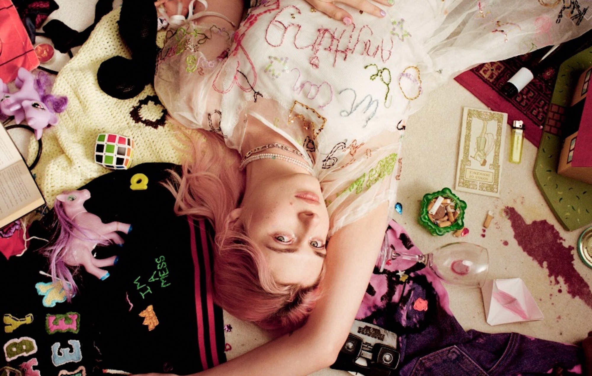 Regardez la vidéo de Baby Queen pour le nouveau single "We Can Be Anything"