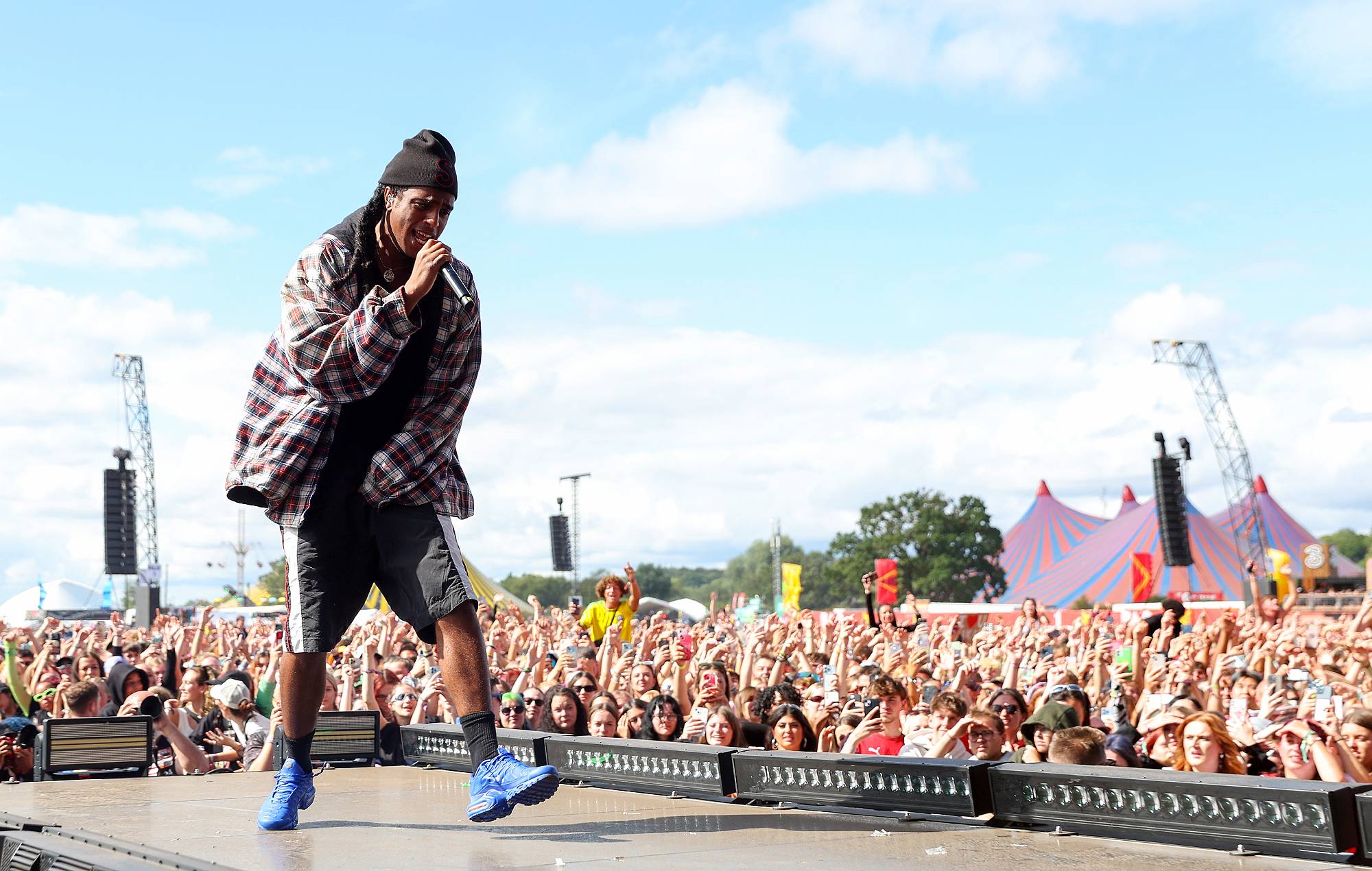 Bakar parle d'un "retour aux vraies racines du rock indépendant" à Reading 2023