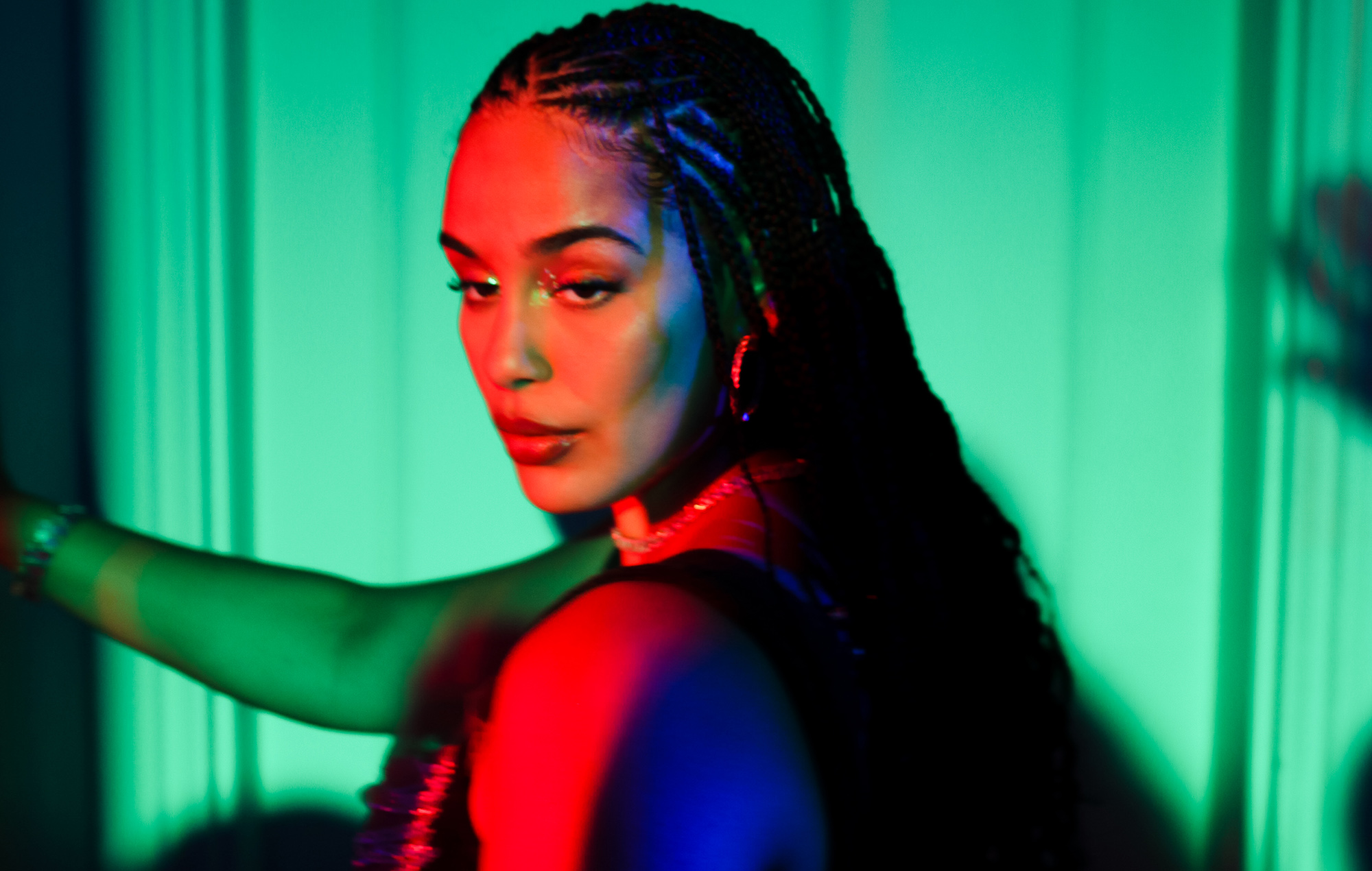 Jorja Smith - Critique de "Falling Or Flying": la star du R&B trouve son son
