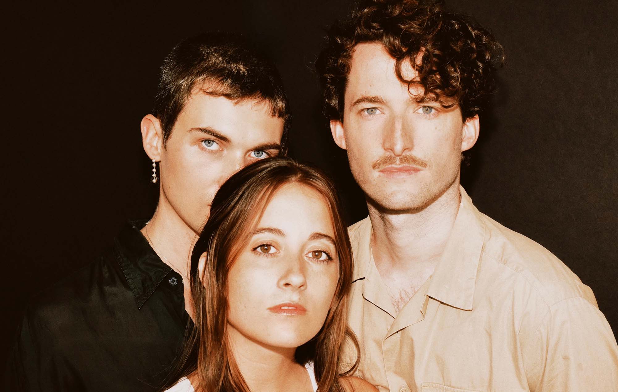 Nation Of Language - Critique de 'Strange Disciple' : les héros cultes sur une bonne lancée