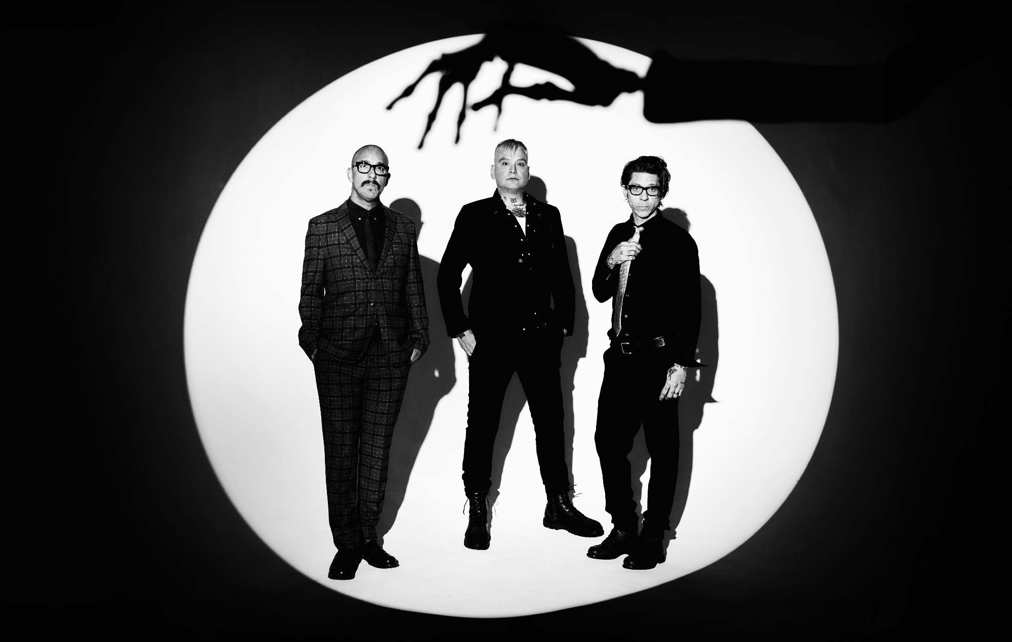 Alkaline Trio parle du nouvel album « apocalyptique » « Blood, Hair and Eyeballs »