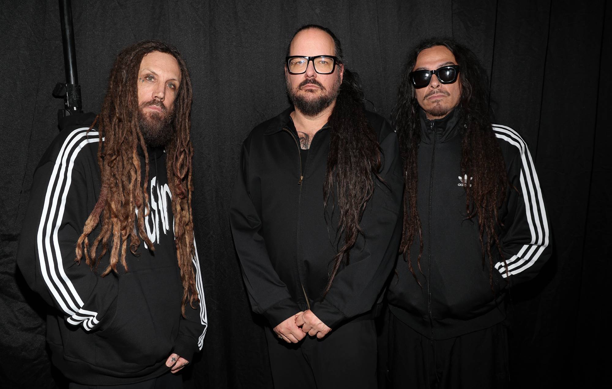 Jonathan Davis de KoRn revient sur la chanson "immature" "ADIDAS"