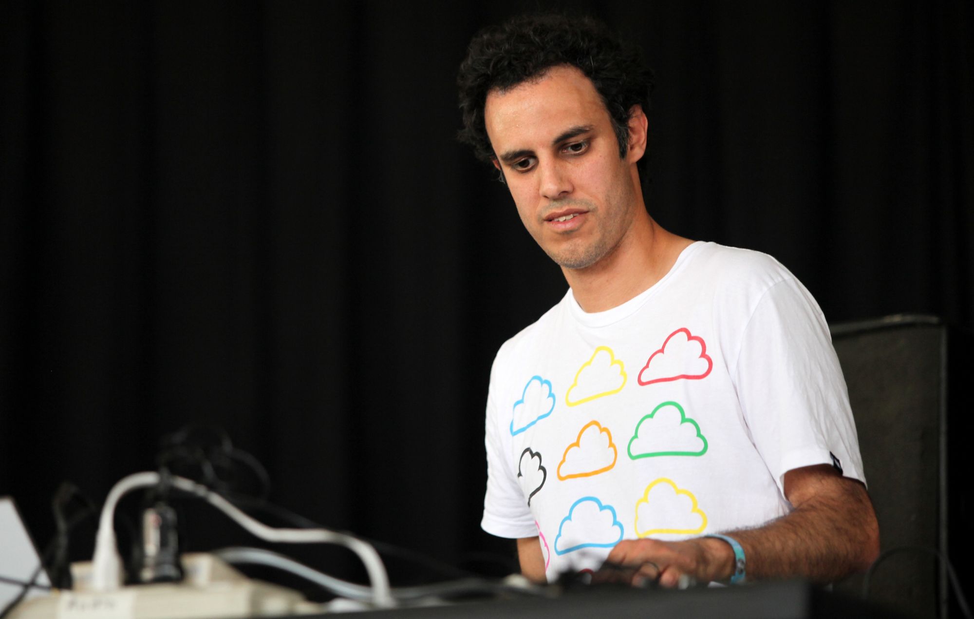 Four Tet annonce un nouvel album « Three » avec le morceau « Daydream Repeat »