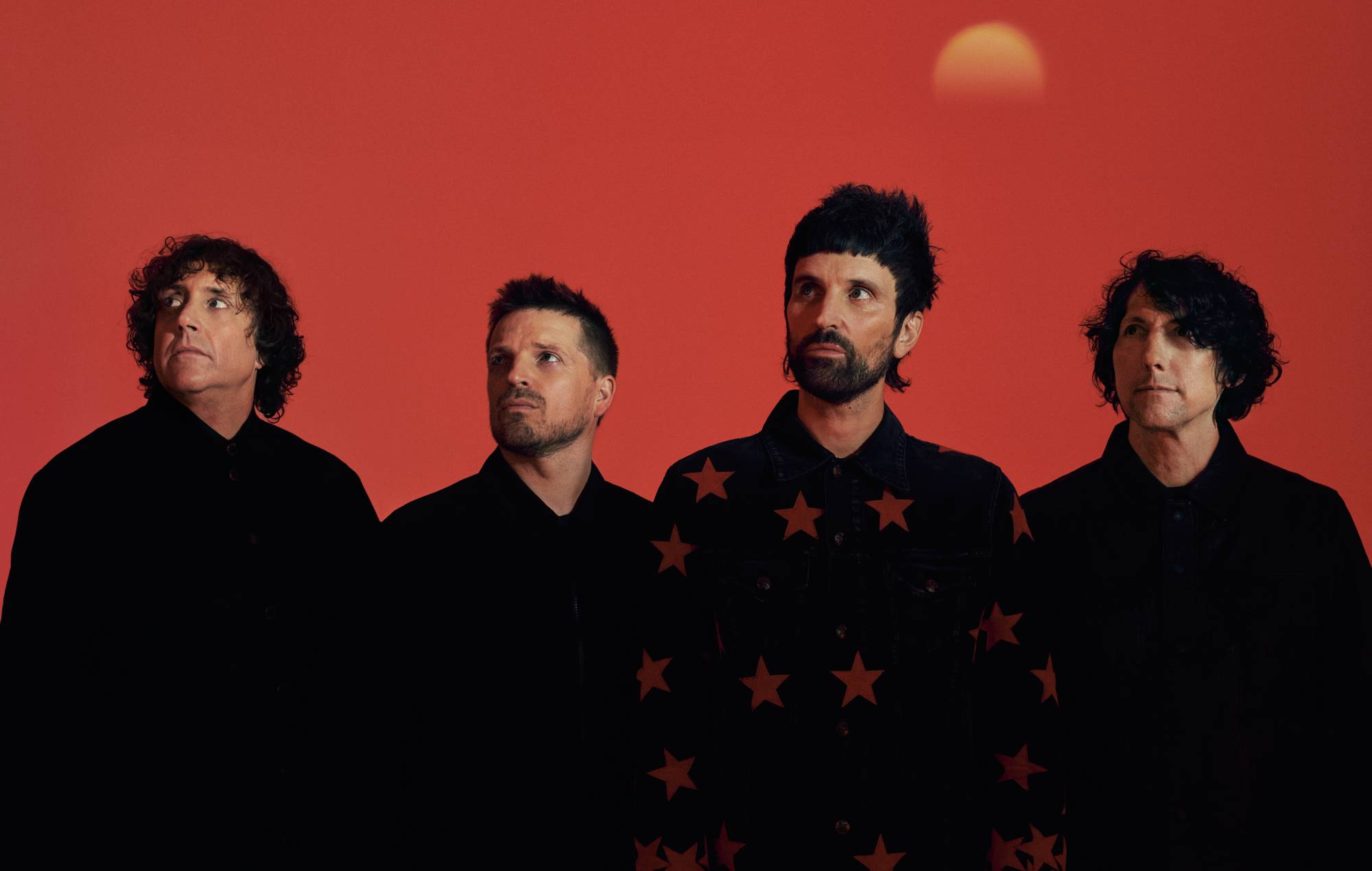 Kasabian partage 'Call' et parle-nous du nouvel album 'Happenings'
