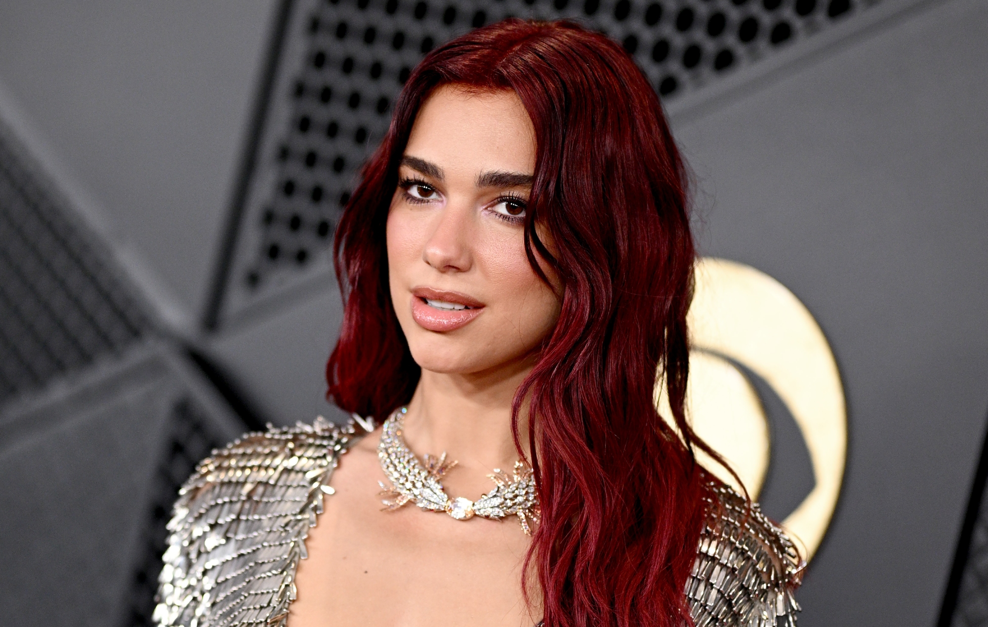 Dua Lipa "a creusé un peu plus profondément" et a écrit 97 chansons pour son nouvel album