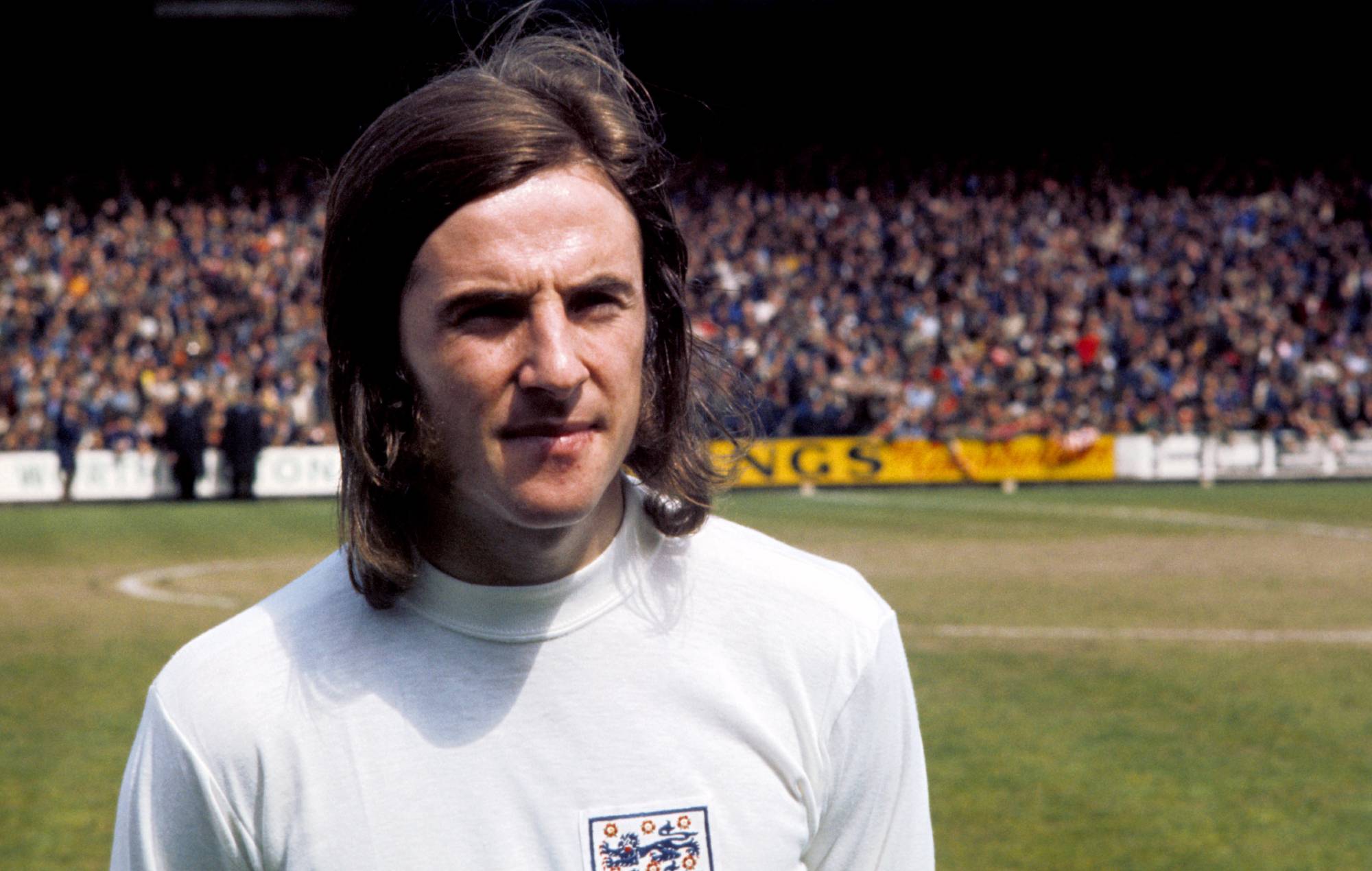 Le monde du divertissement rend hommage au défunt footballeur Stan Bowles
