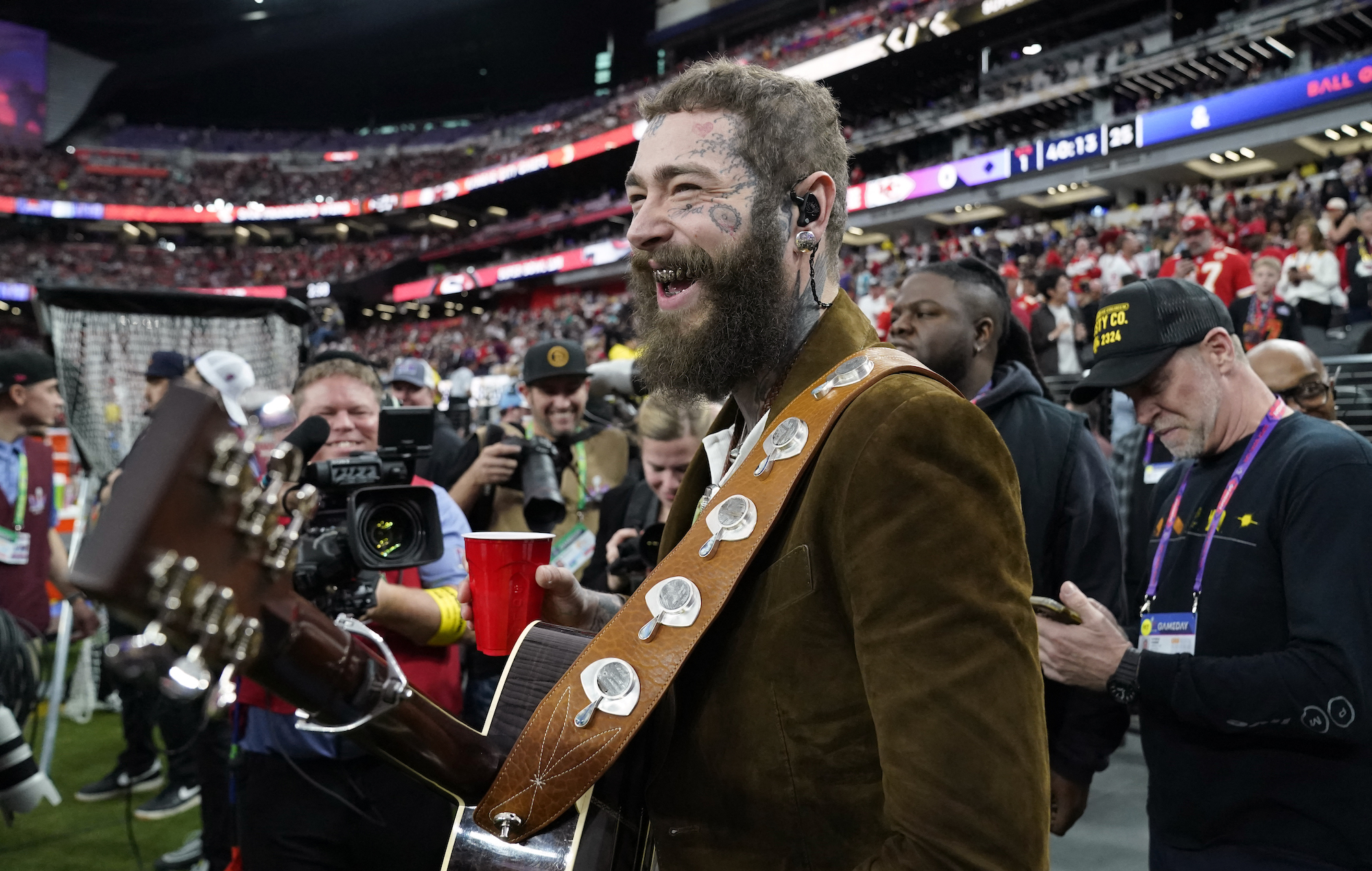 Regardez Post Malone se produire au Super Bowl 2024