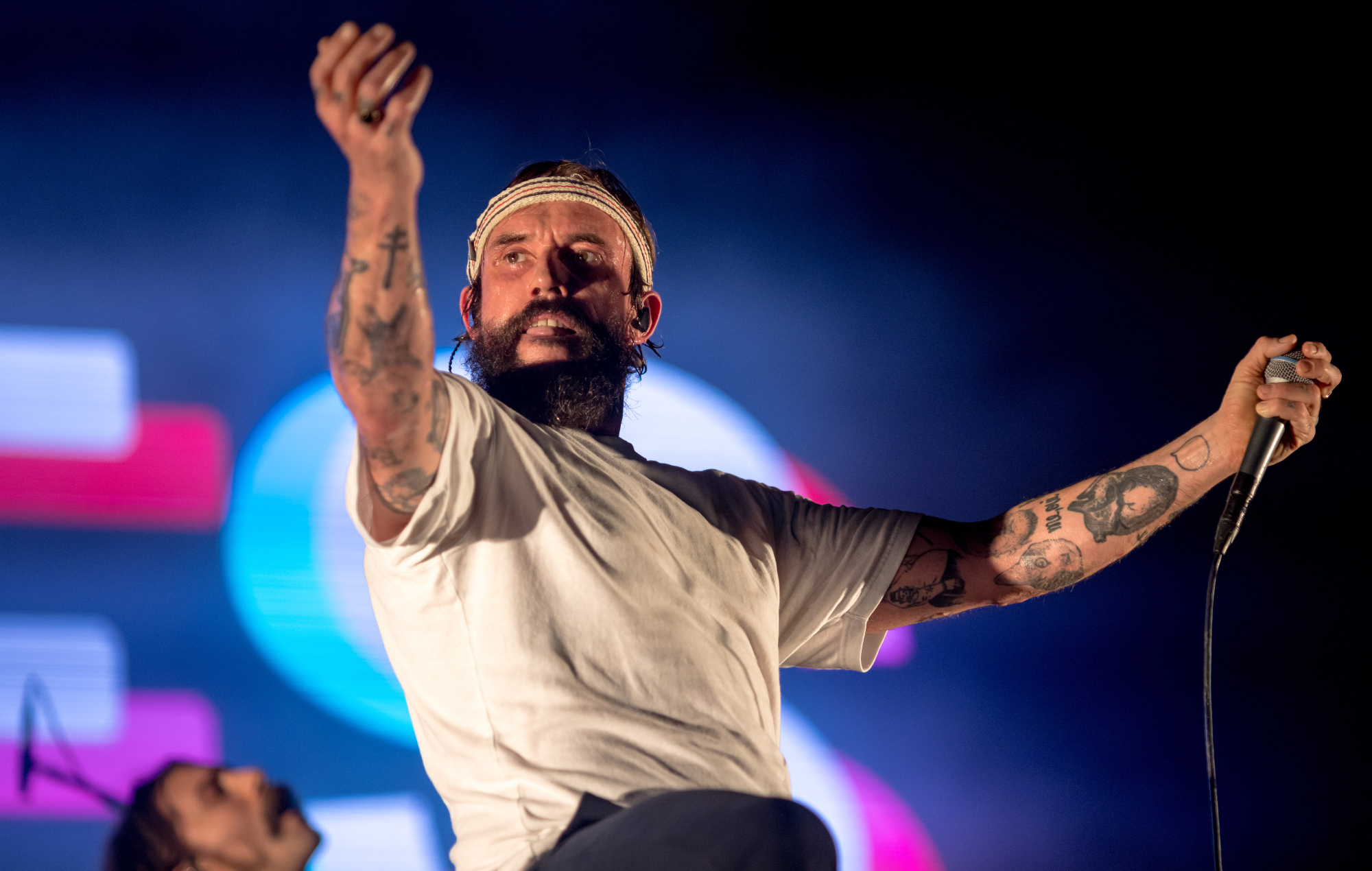Regardez la performance bruyante de IDLES de « Gift Horse » sur « Fallon »