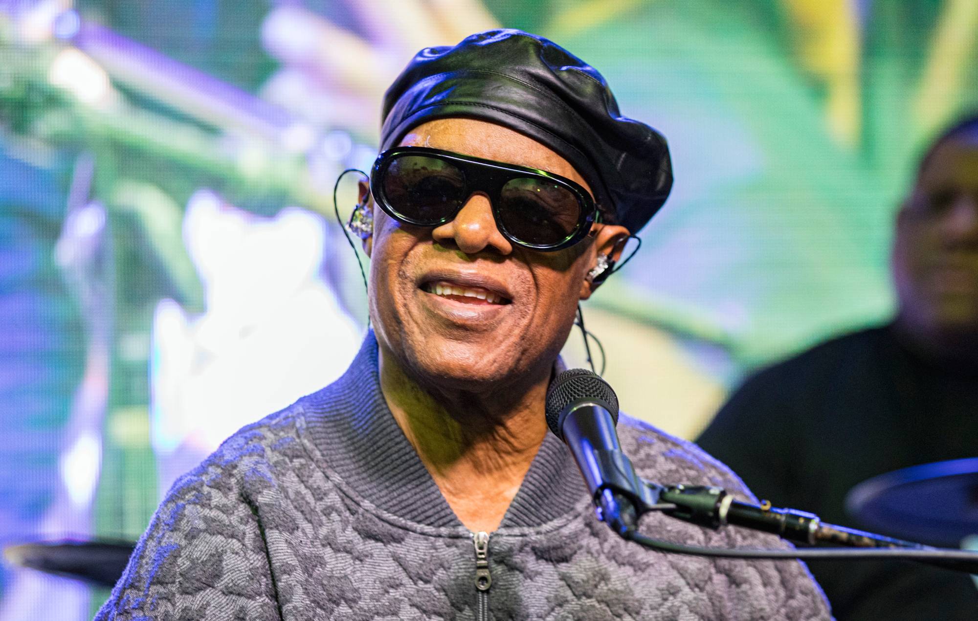 Stevie Wonder parmi les artistes annoncés pour le segment « In Memoriam » des Grammys 2024