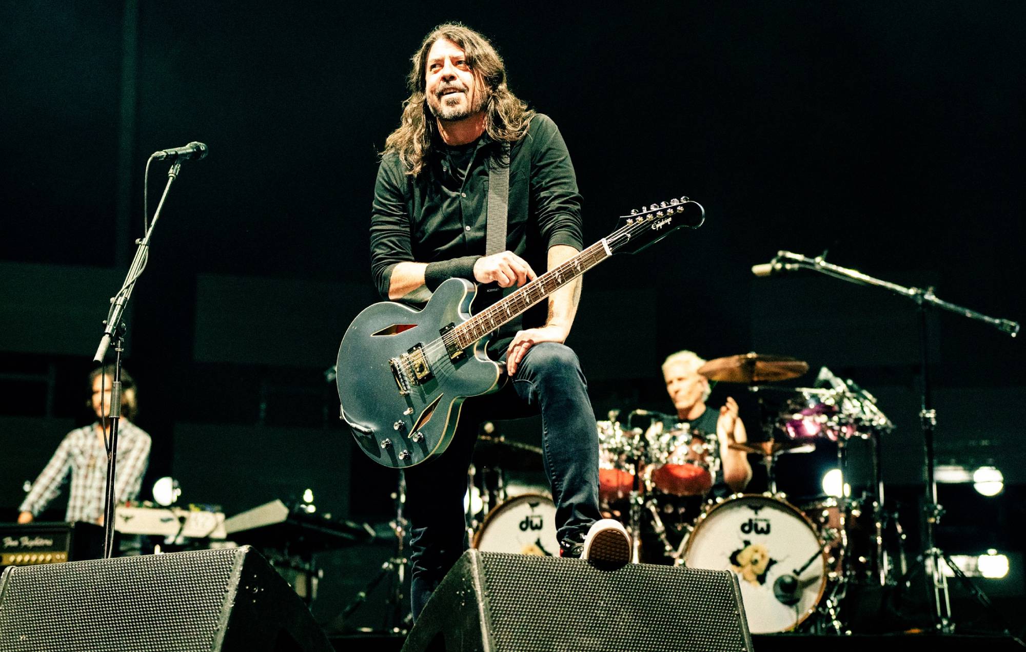 Dave Grohl et Epiphone lancent le modèle de guitare signature DG-335
