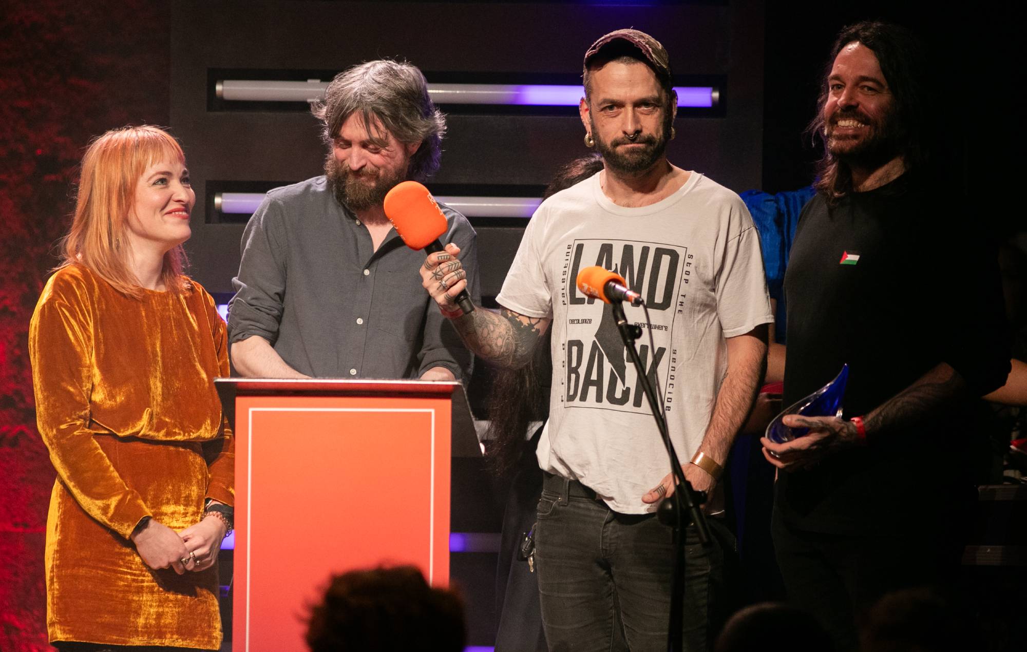 CMAT s'en prend à RTÉ pour avoir coupé le discours d'acceptation du Lankum's Choice Prize en raison de sa solidarité avec la Palestine