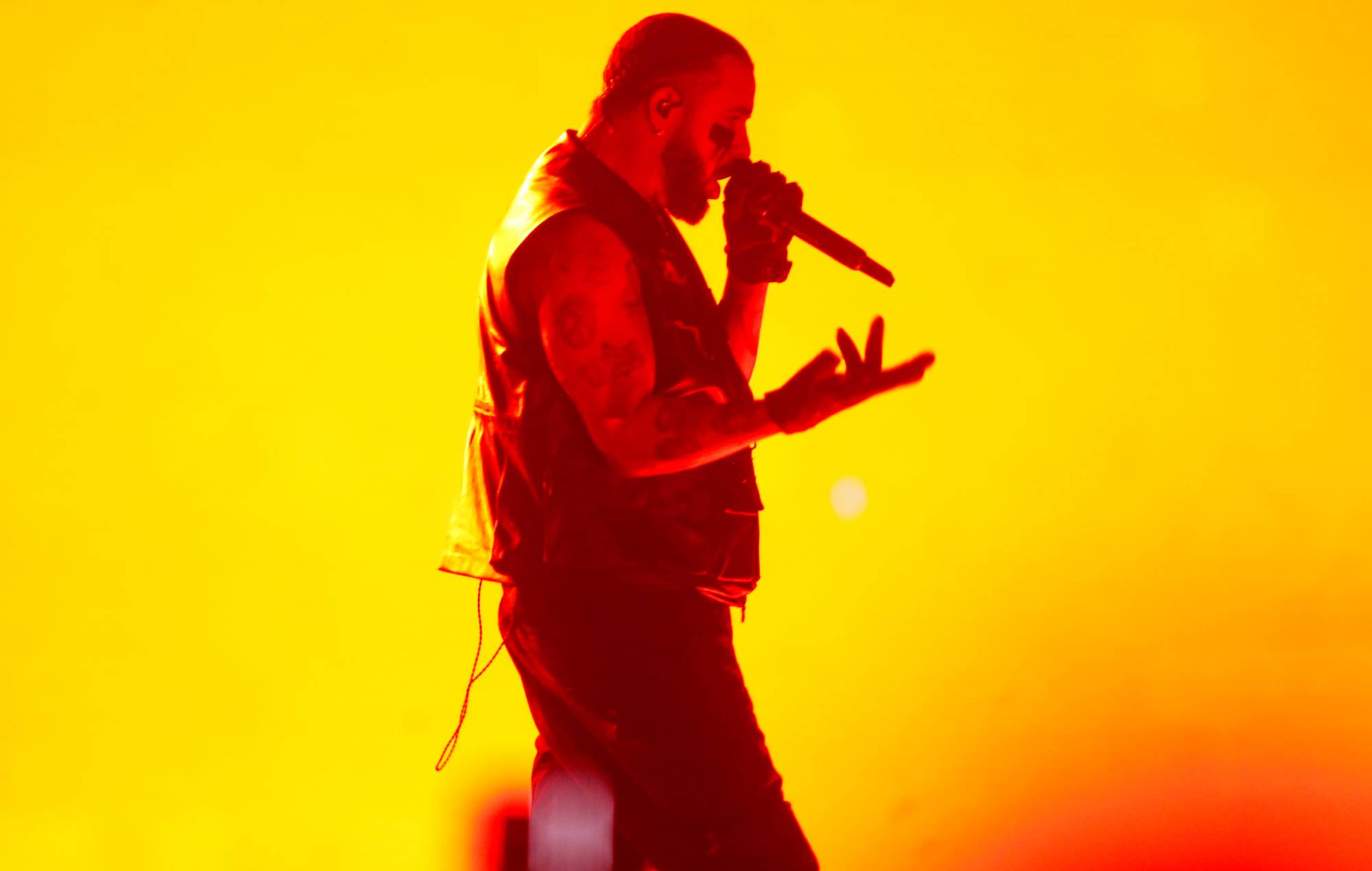 Drake rend hommage à deux fans tués devant son concert à Saint-Louis