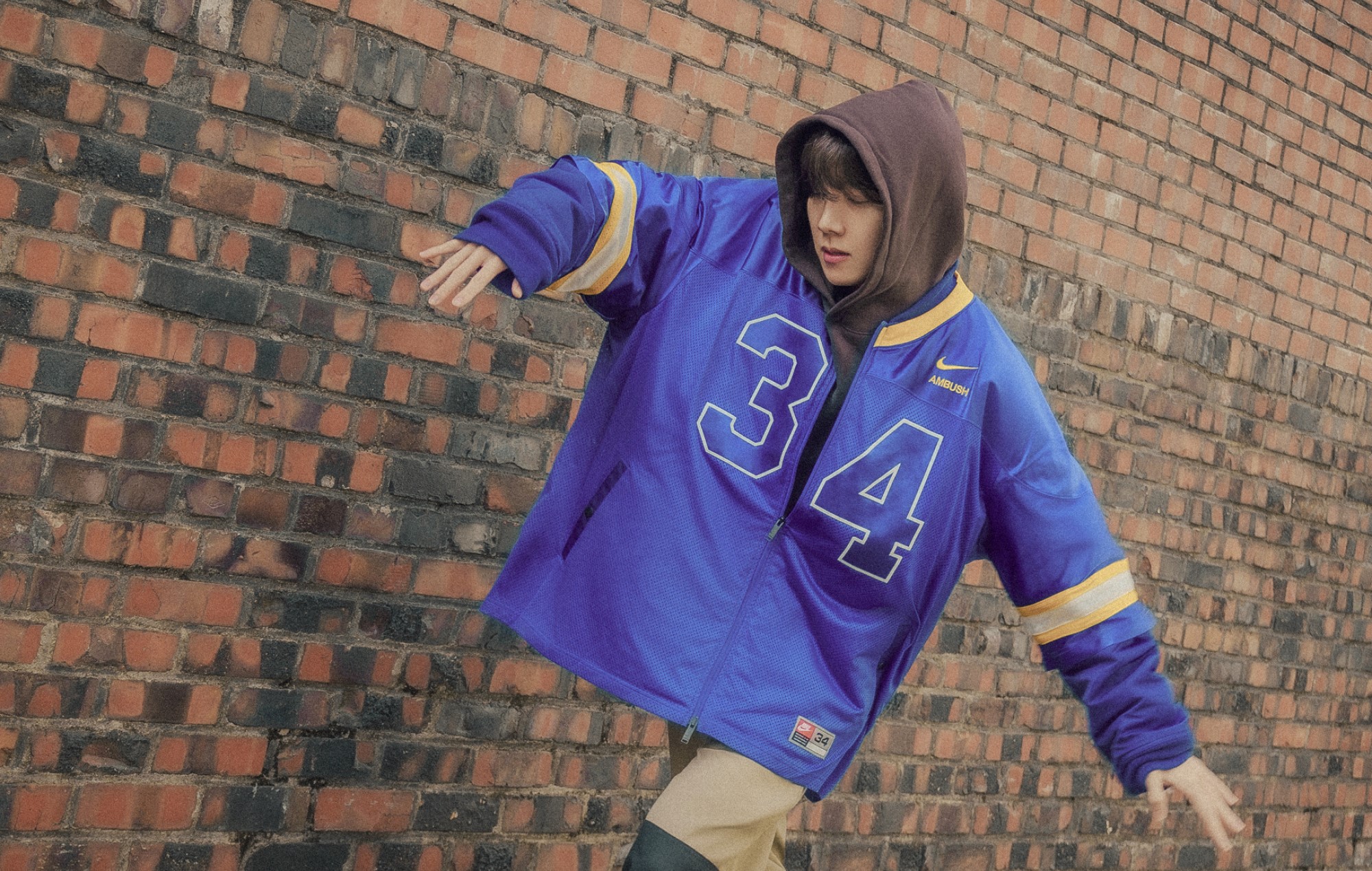 J-hope – Critique de « Hope On The Street »
