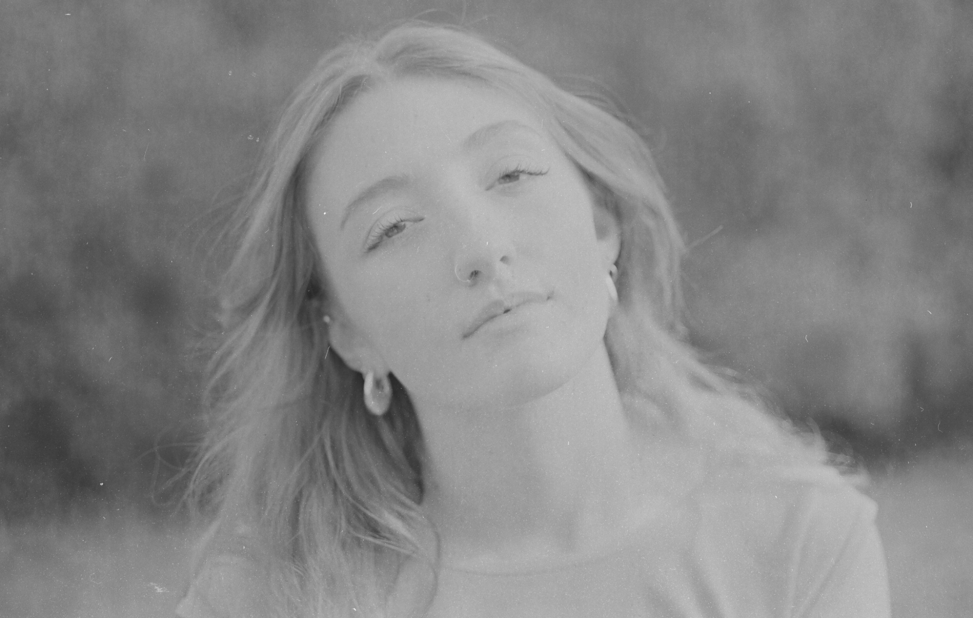 le chanteur bilingue bouleverse la scène pop de Manchester