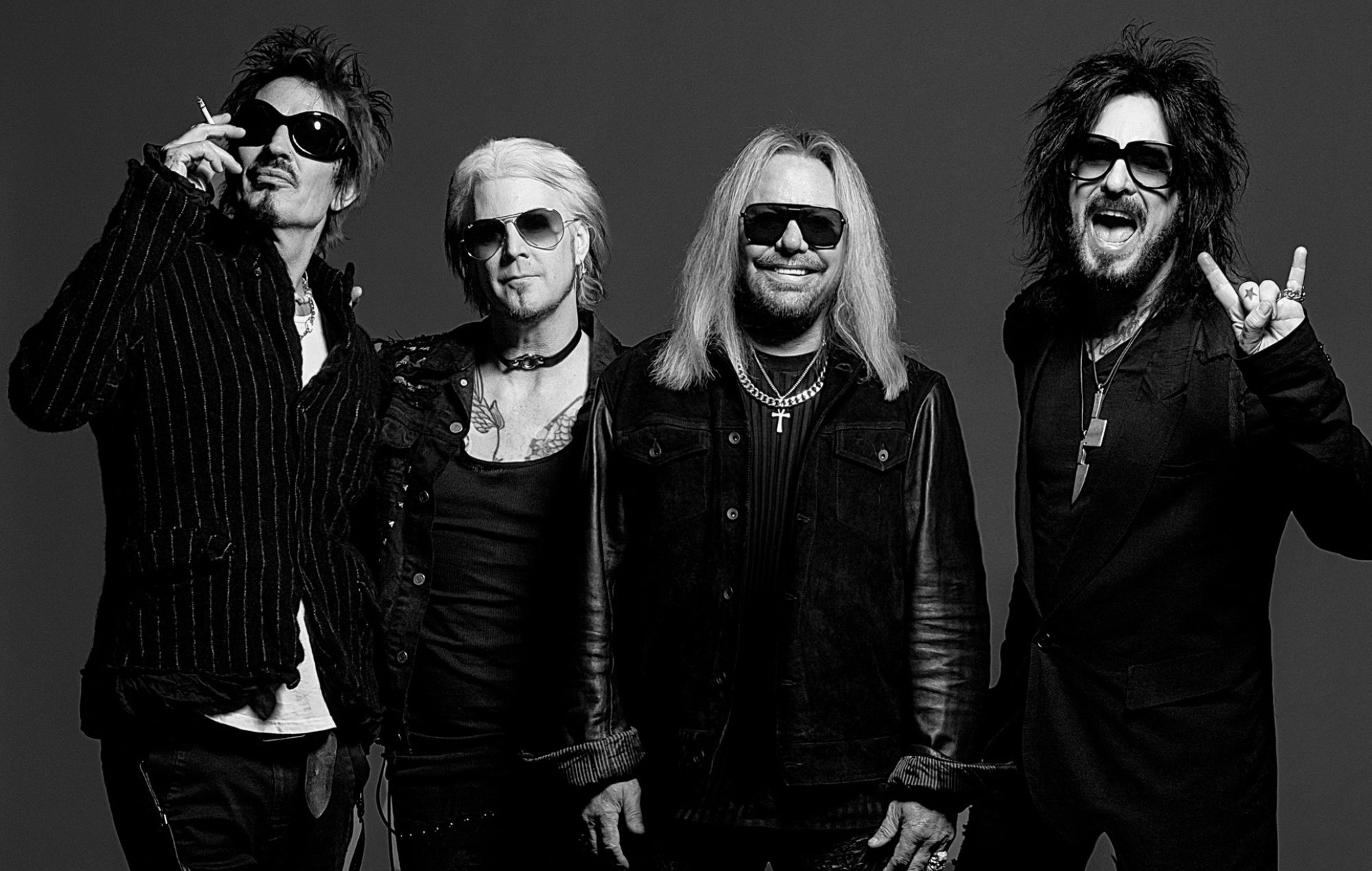 Mötley Crüe sur "Dogs Of War" et être des rockstars à l'ère des médias sociaux