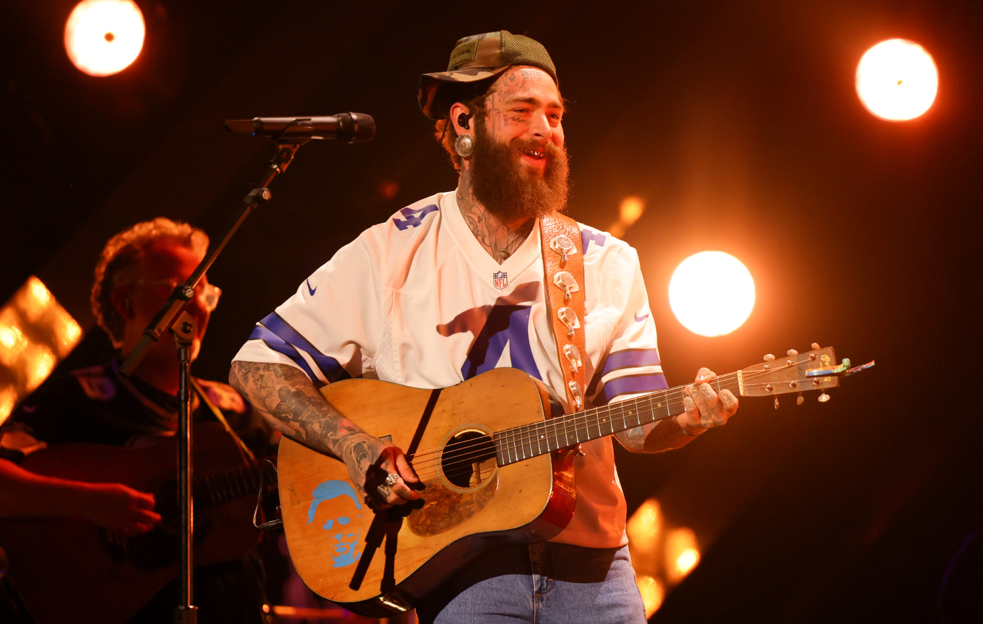 Post Malone interprète une nouvelle chanson aux Academy of Country Music Awards 2024