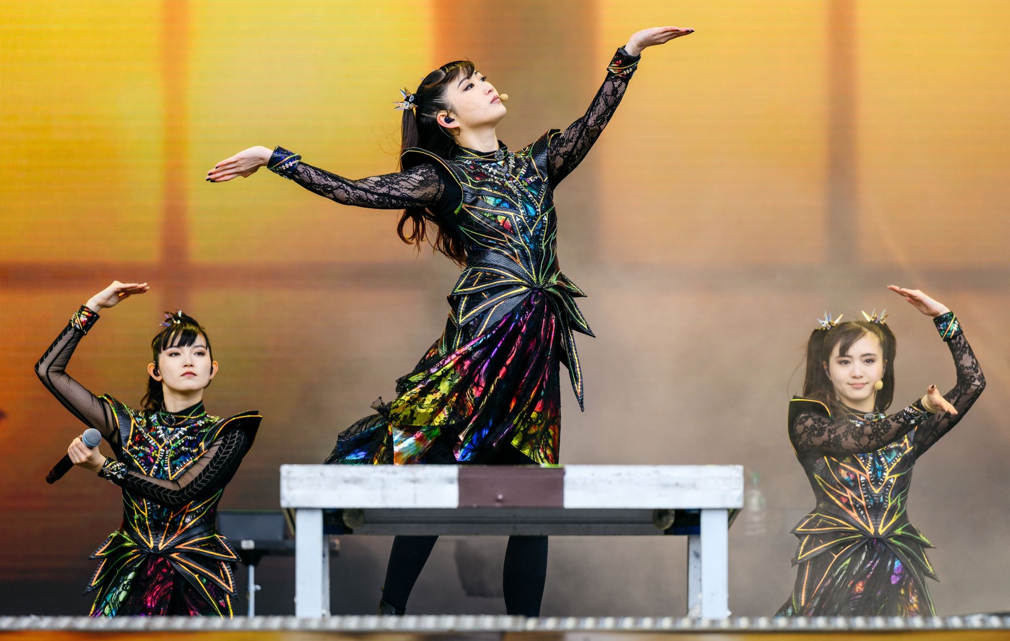 BABYMETAL dit qu'ils « n'ont pas changé du tout » grâce à leur succès