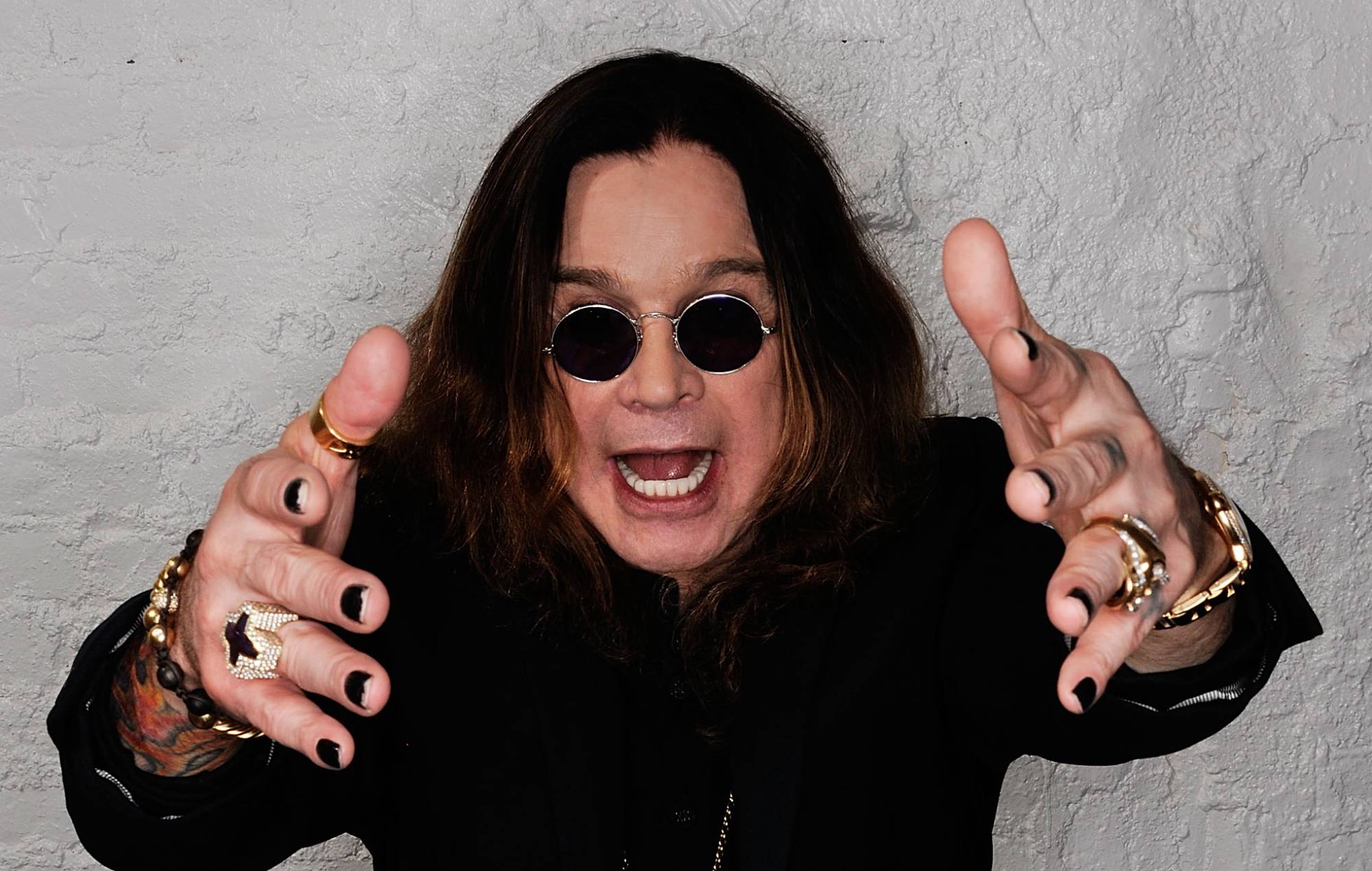 Ozzy Osbourne avertit les fans de ne pas renifler Death Dust de Liquid Death