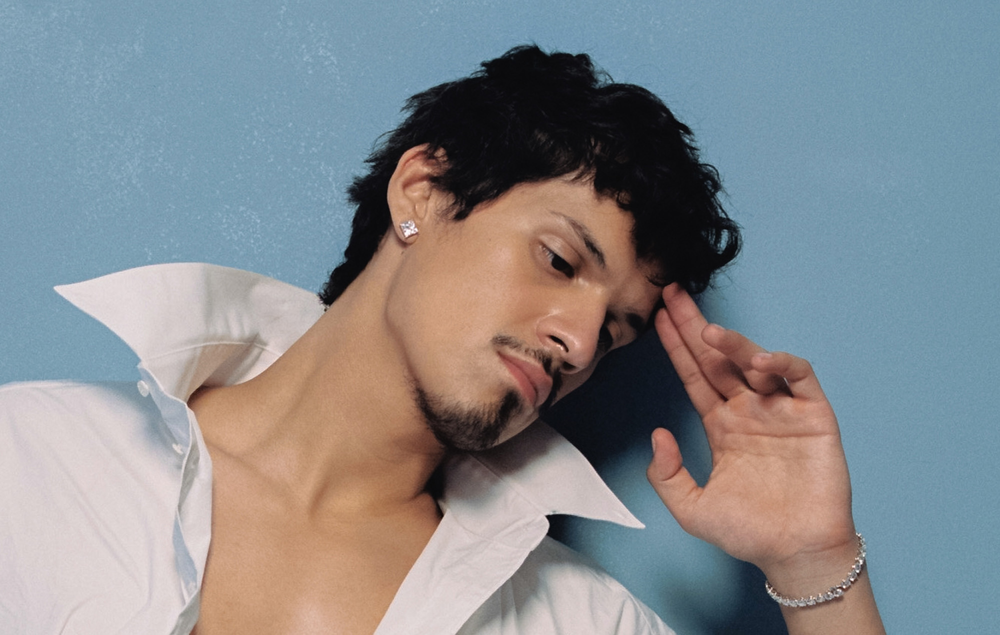 Omar Apollo – Critique de l'album « Dieu a dit non »