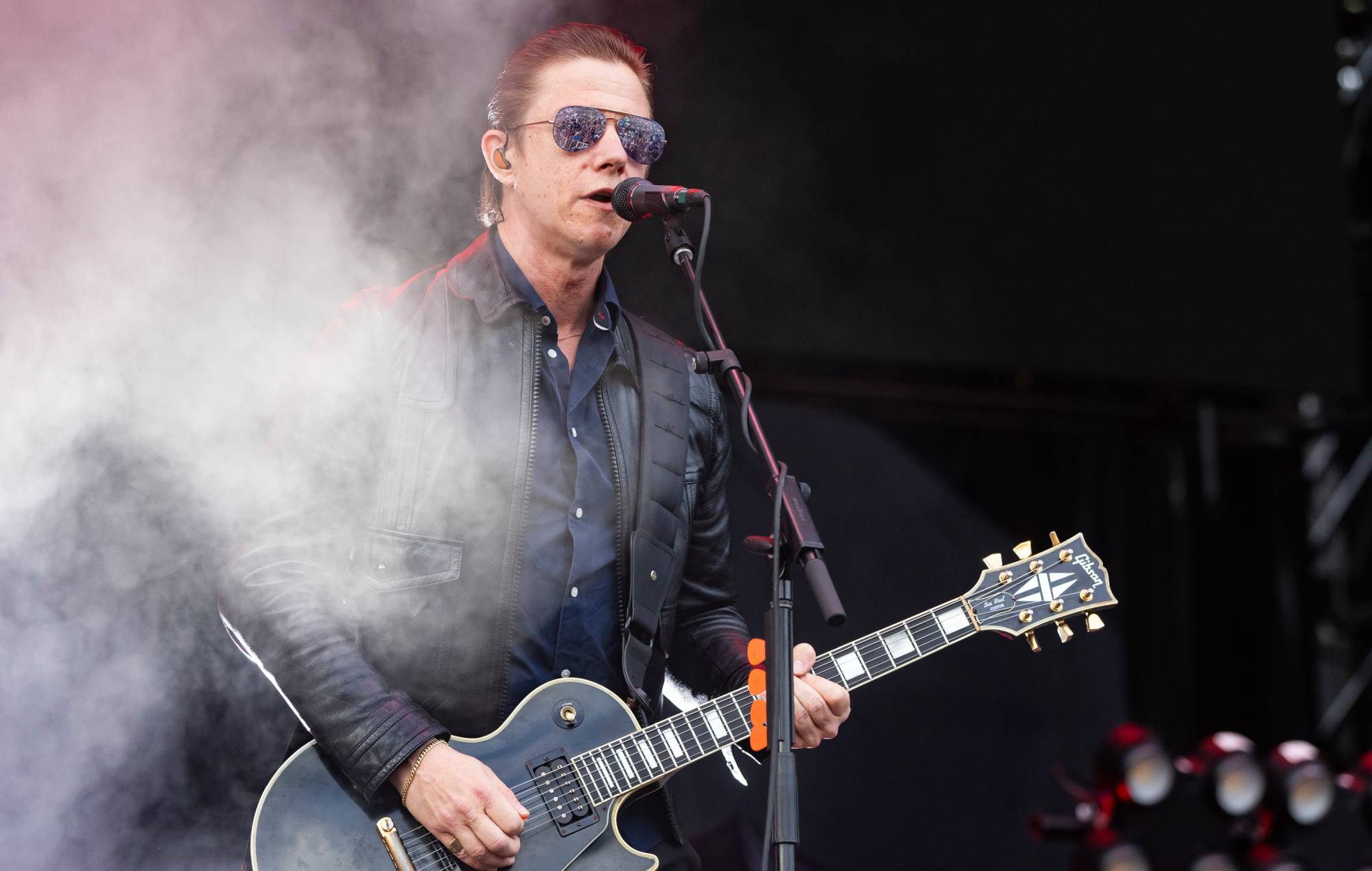 Interpol s'excuse d'avoir copié par inadvertance le travail de l'artiste pour l'affiche de la tournée du 20e anniversaire de "Antics"