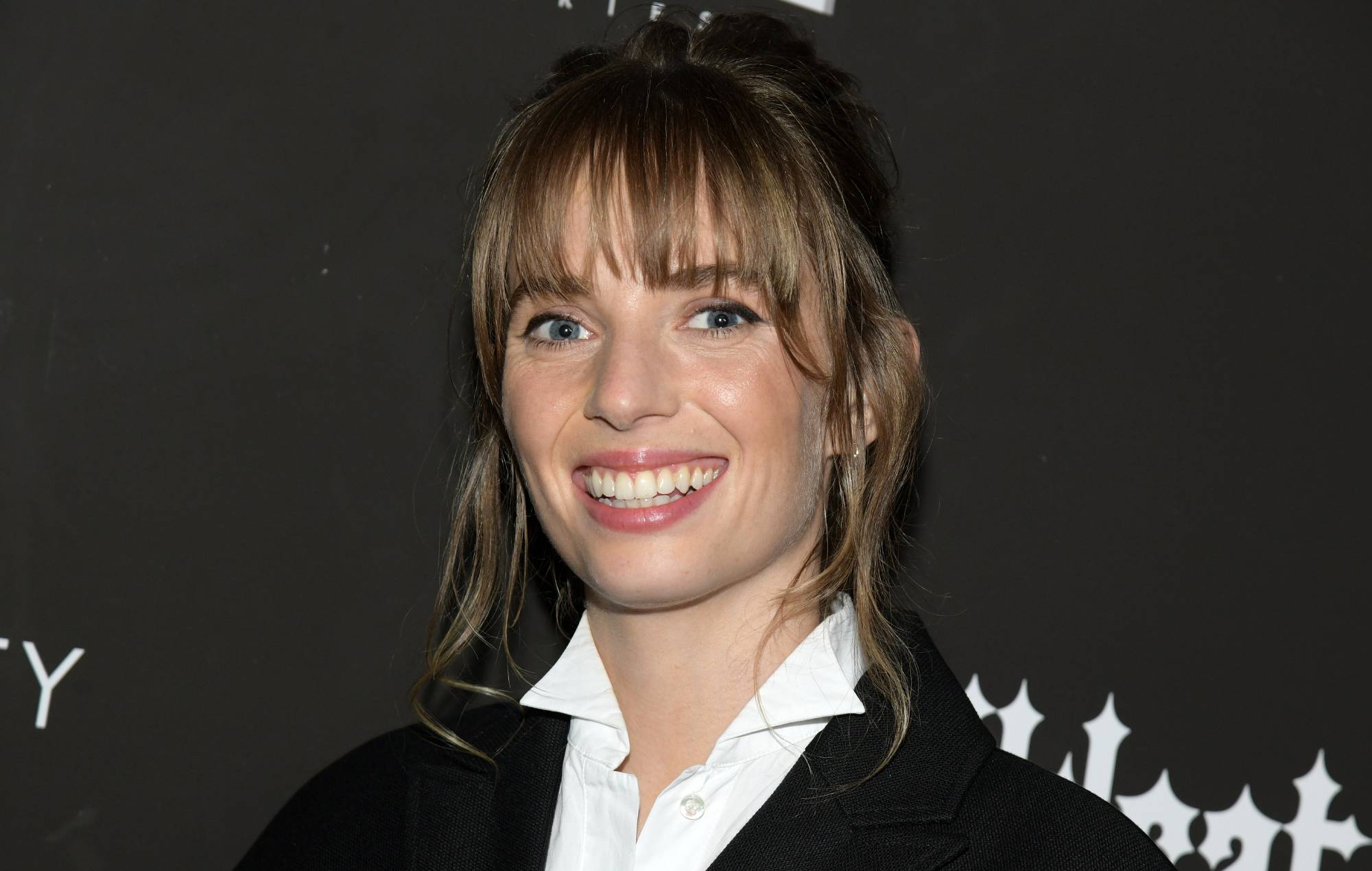 Maya Hawke se dit "à l'aise de ne pas mériter" la vie qu'elle a à cause du népotisme