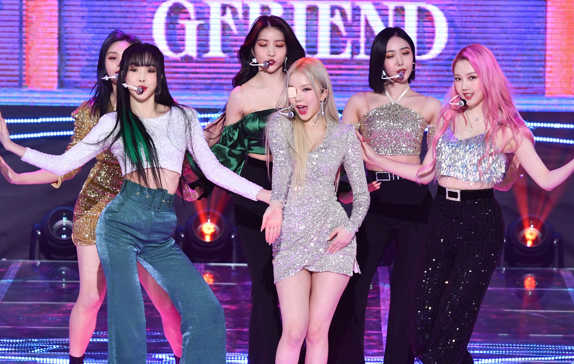 Voir GFRIEND se réunir au concert de VIVIZ à Séoul