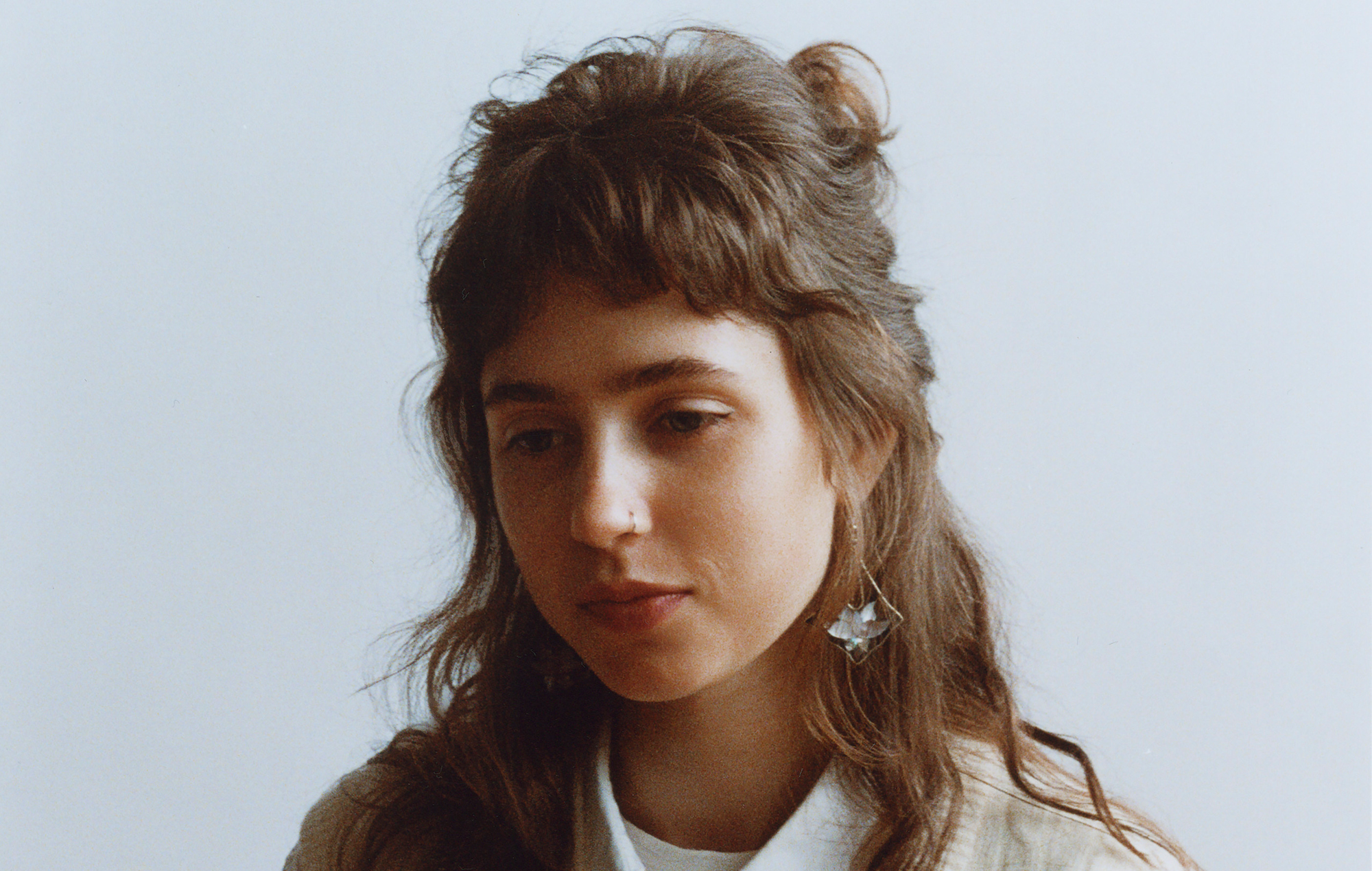 Clairo – Critique de « Charm » : plonger dans le désir