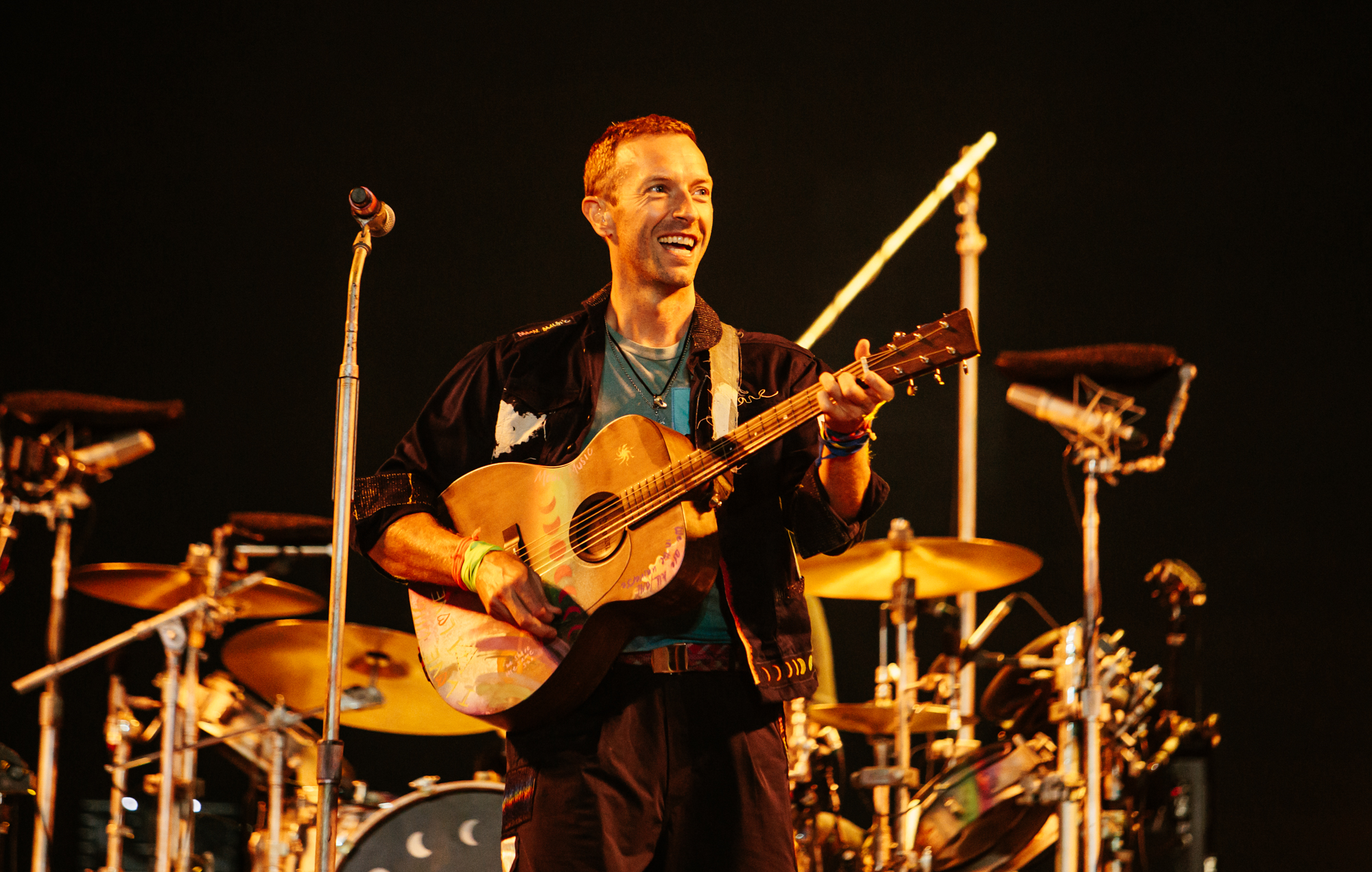 Coldplay partage la vidéo « Feelslikeimfallinginlove » après sa performance à Glastonbury