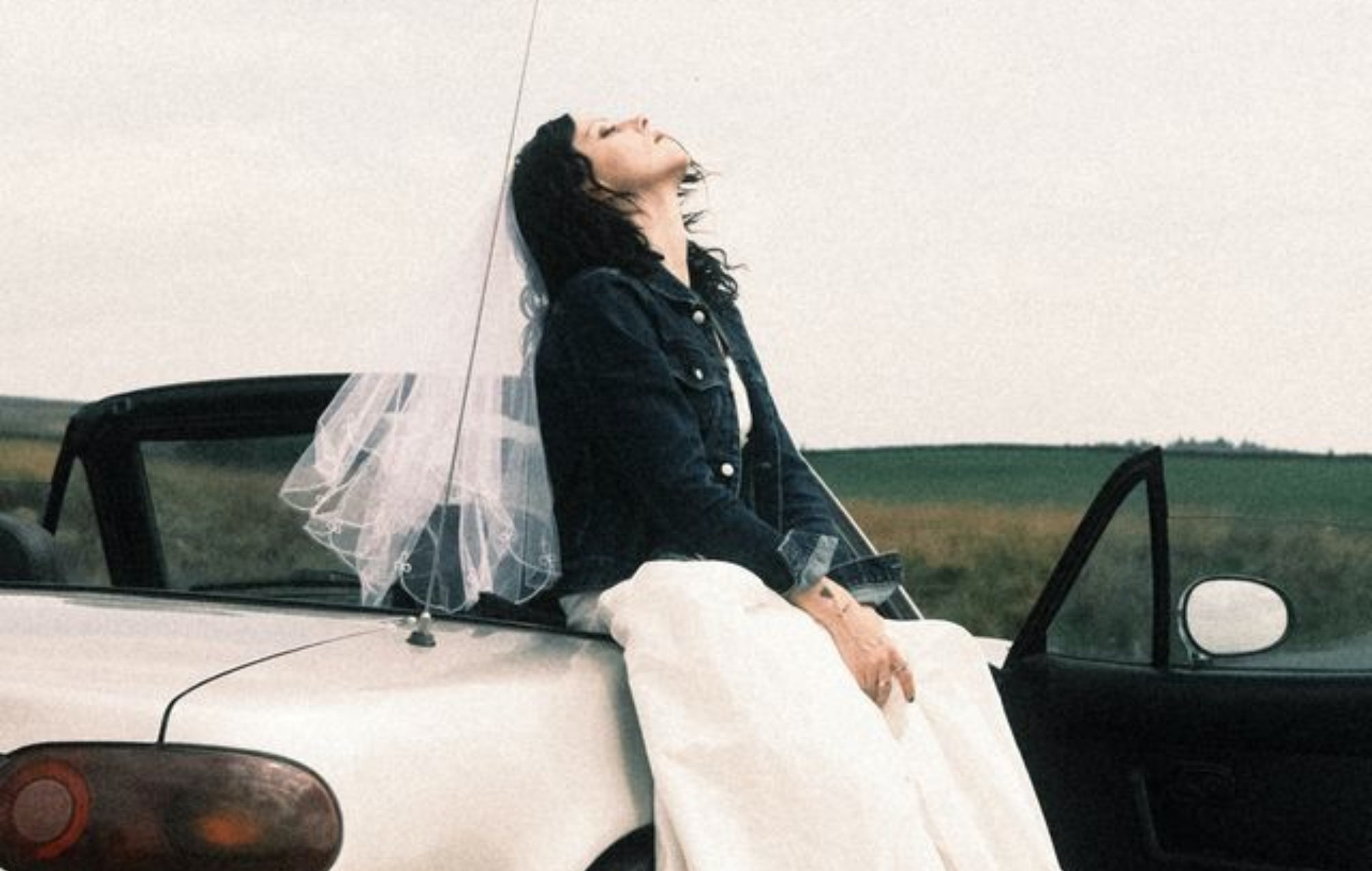 Écoutez la nouvelle chanson de rupture « euphorique » de Pale Waves, « Glasgow »