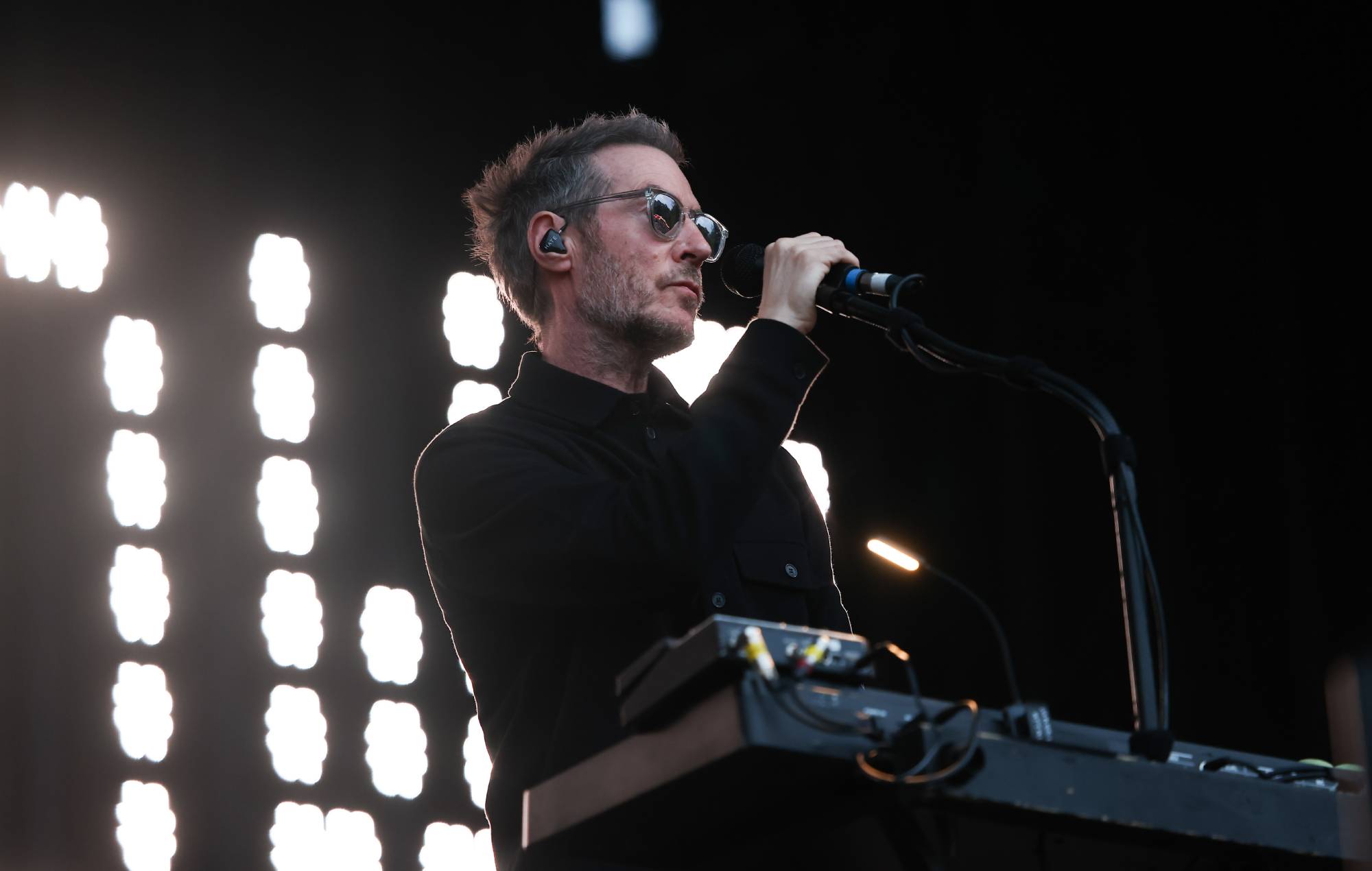 Massive Attack présente les mesures visant à réduire les émissions lors du spectacle « pionnier » « Act 1.5 »