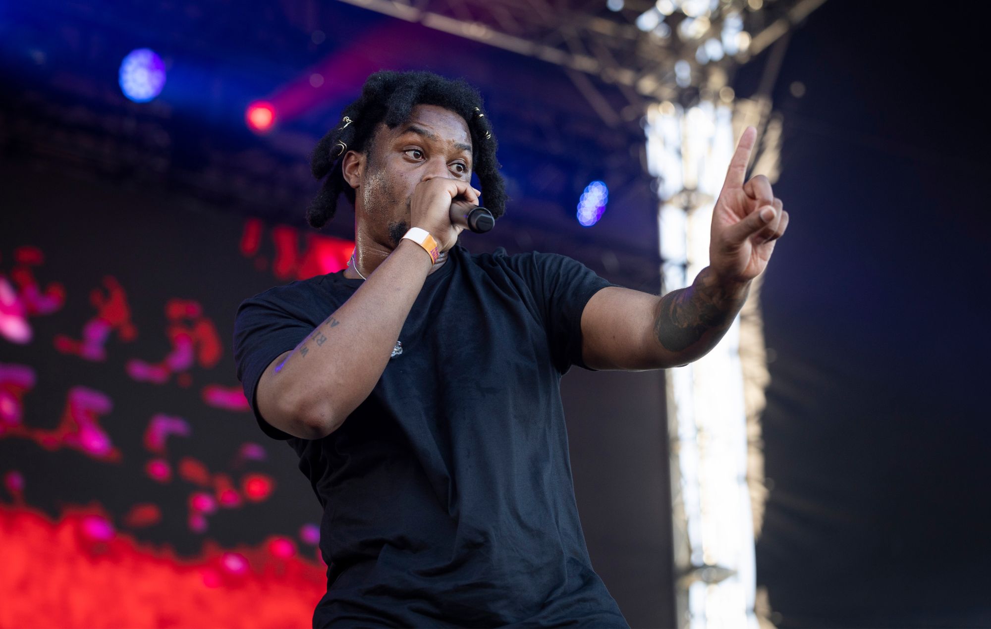 Denzel Curry se retire du spectacle KoRn London, mais promet de « se rattraper auprès de vous à Reading et à Leeds »