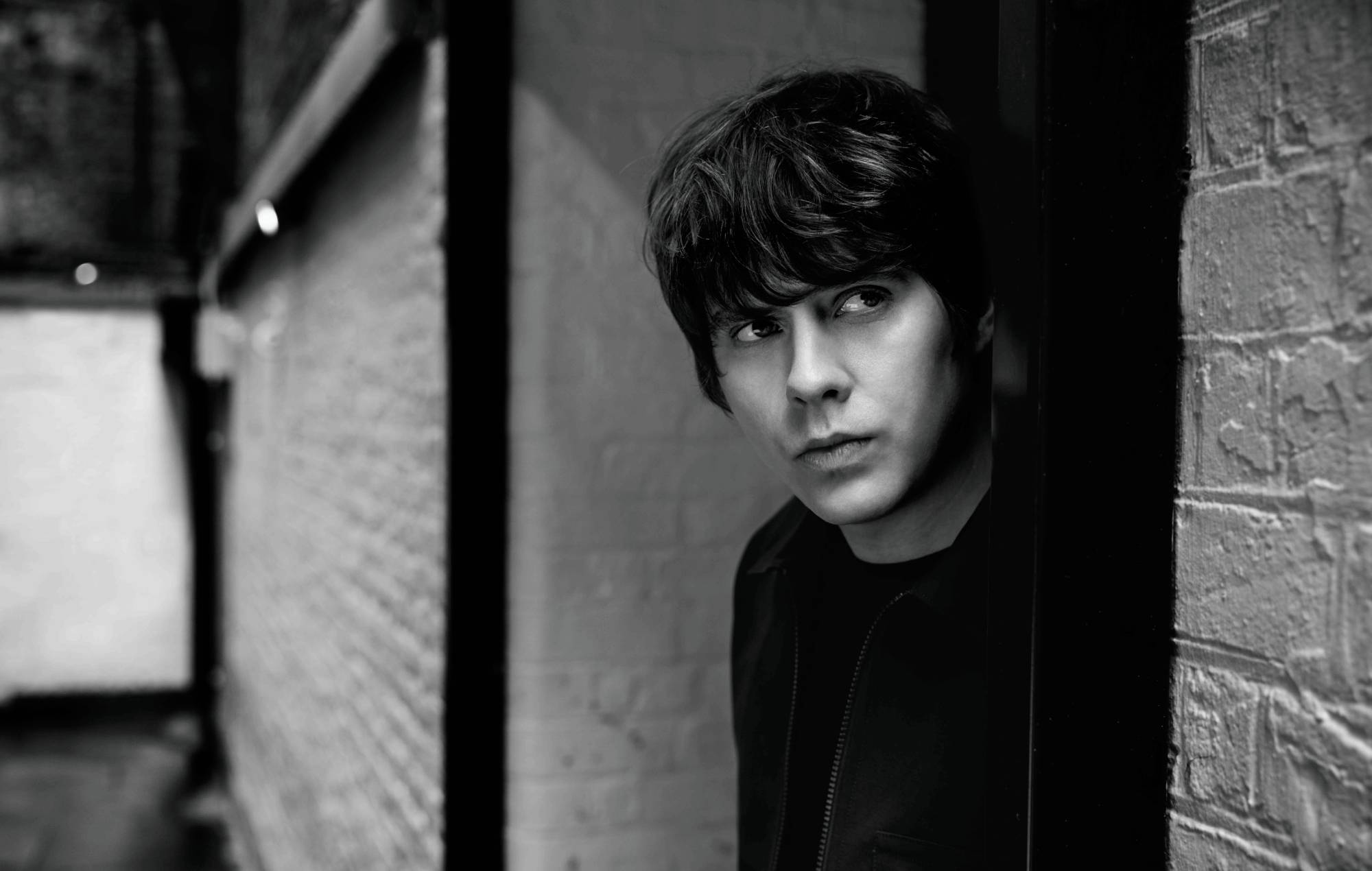 Jake Bugg partage « Keep On Moving » et parle de son nouvel album inspiré de Green Day