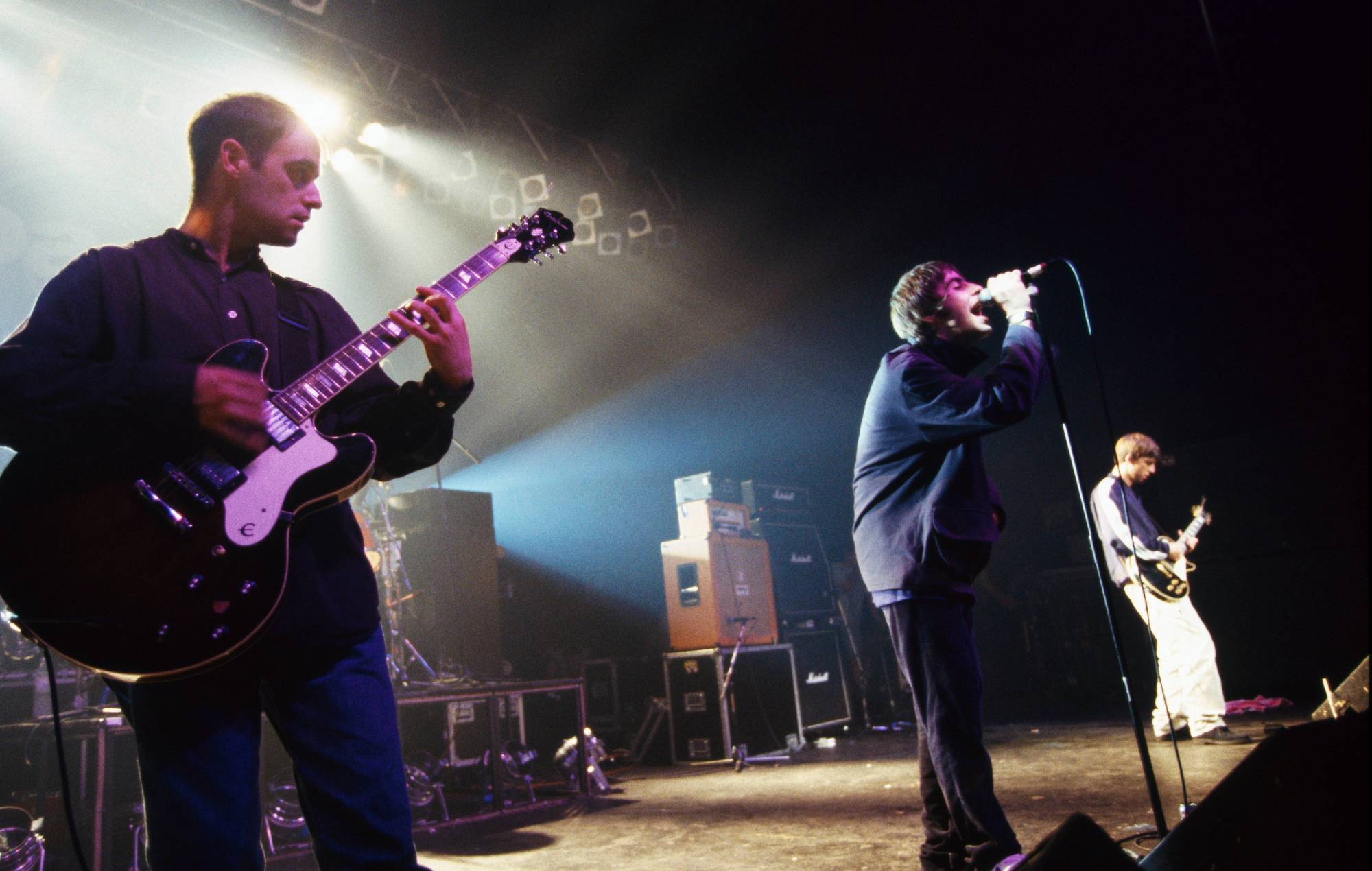 Voici Bonehead qui revient sur le temps passé dans Oasis – et la première couverture d'Oasis