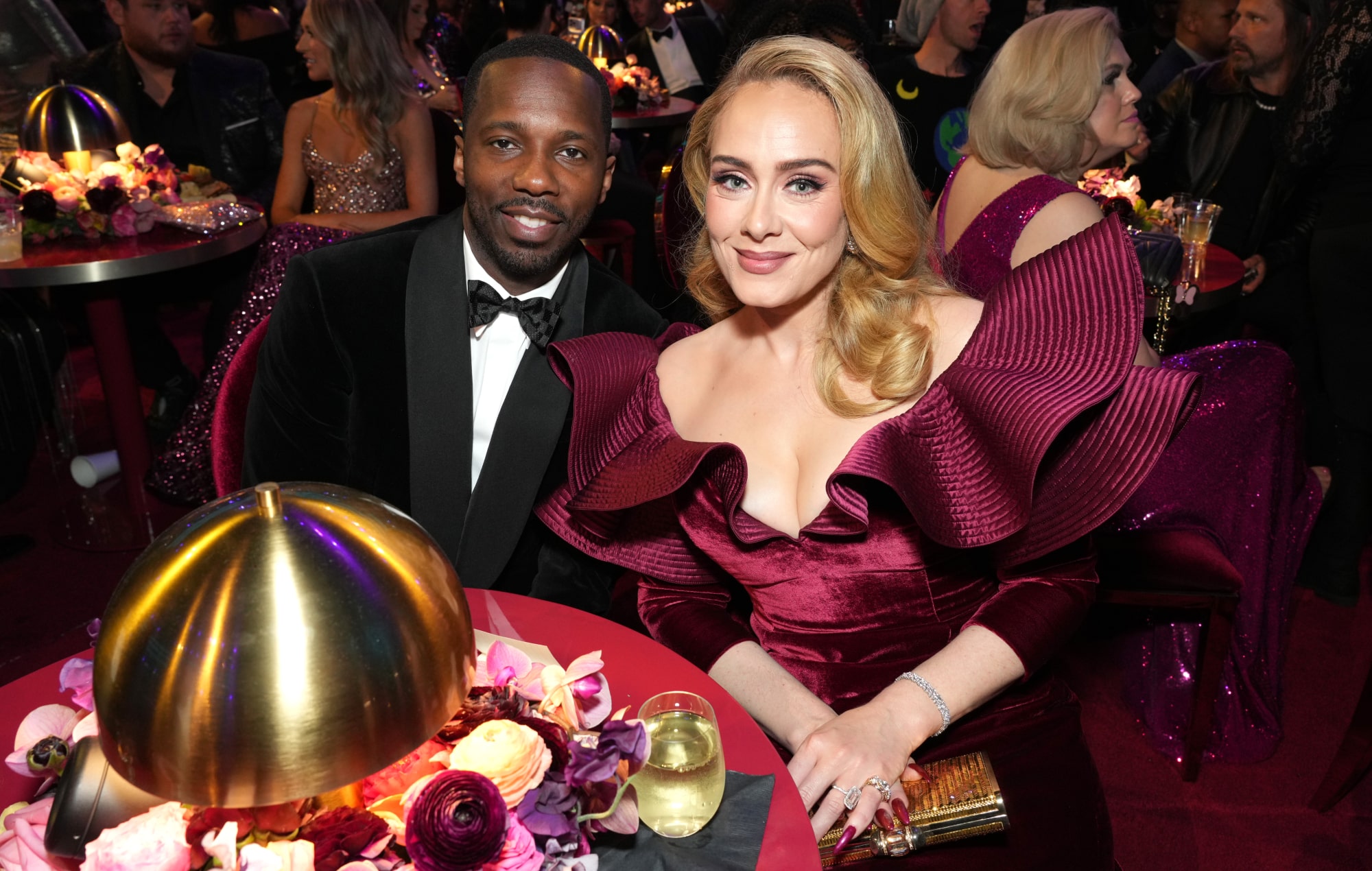 Adele annonce ses fiançailles avec Rich Paul lors d'un défilé à Munich