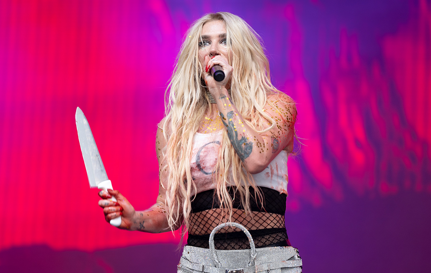Kesha semble critiquer Katy Perry lors du concert de Lollapalooza 2024