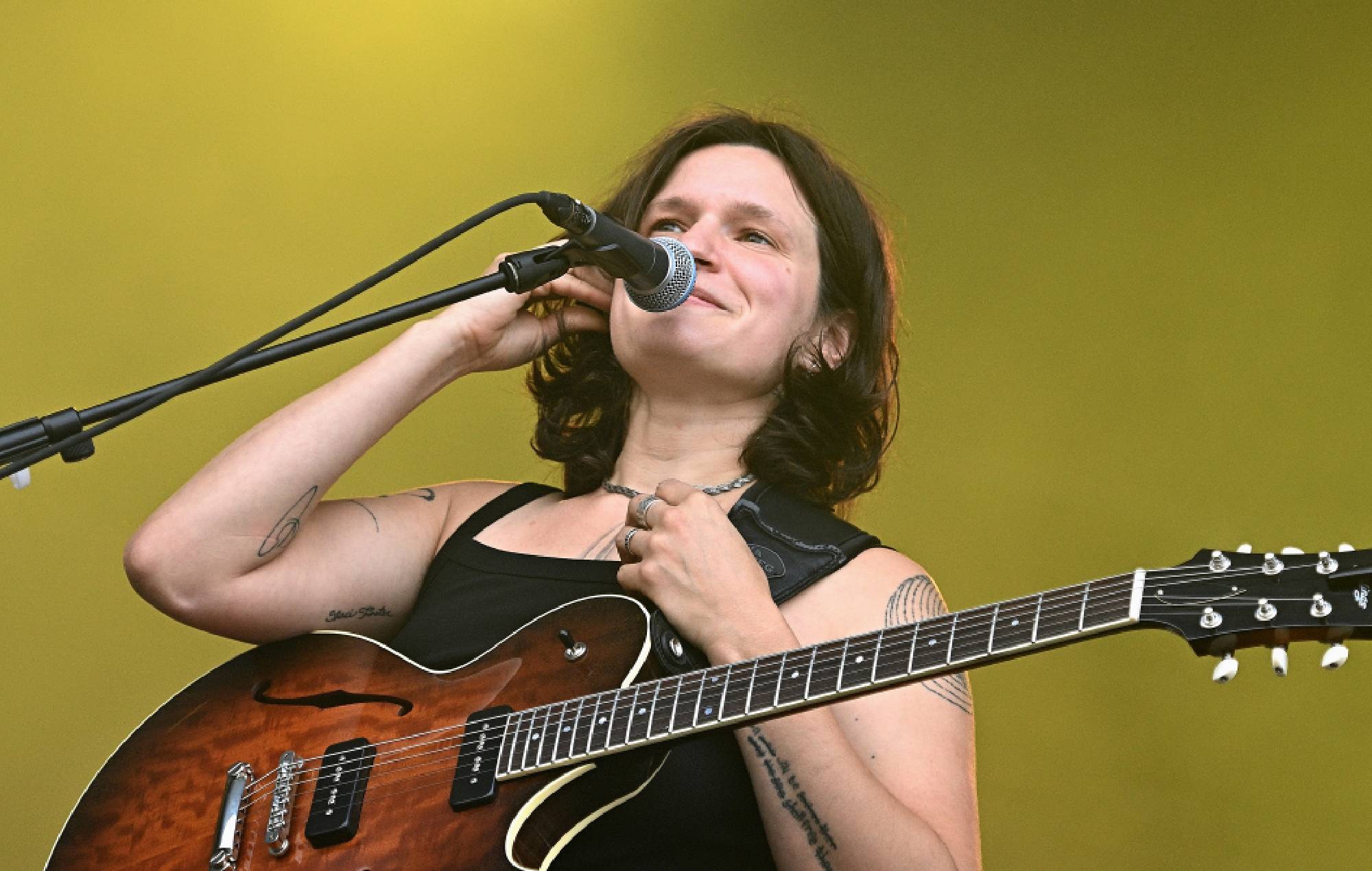 Big Thief a été recruté par le vétéran du folk Tucker Zimmerman pour son nouvel album « Dance Of Love »