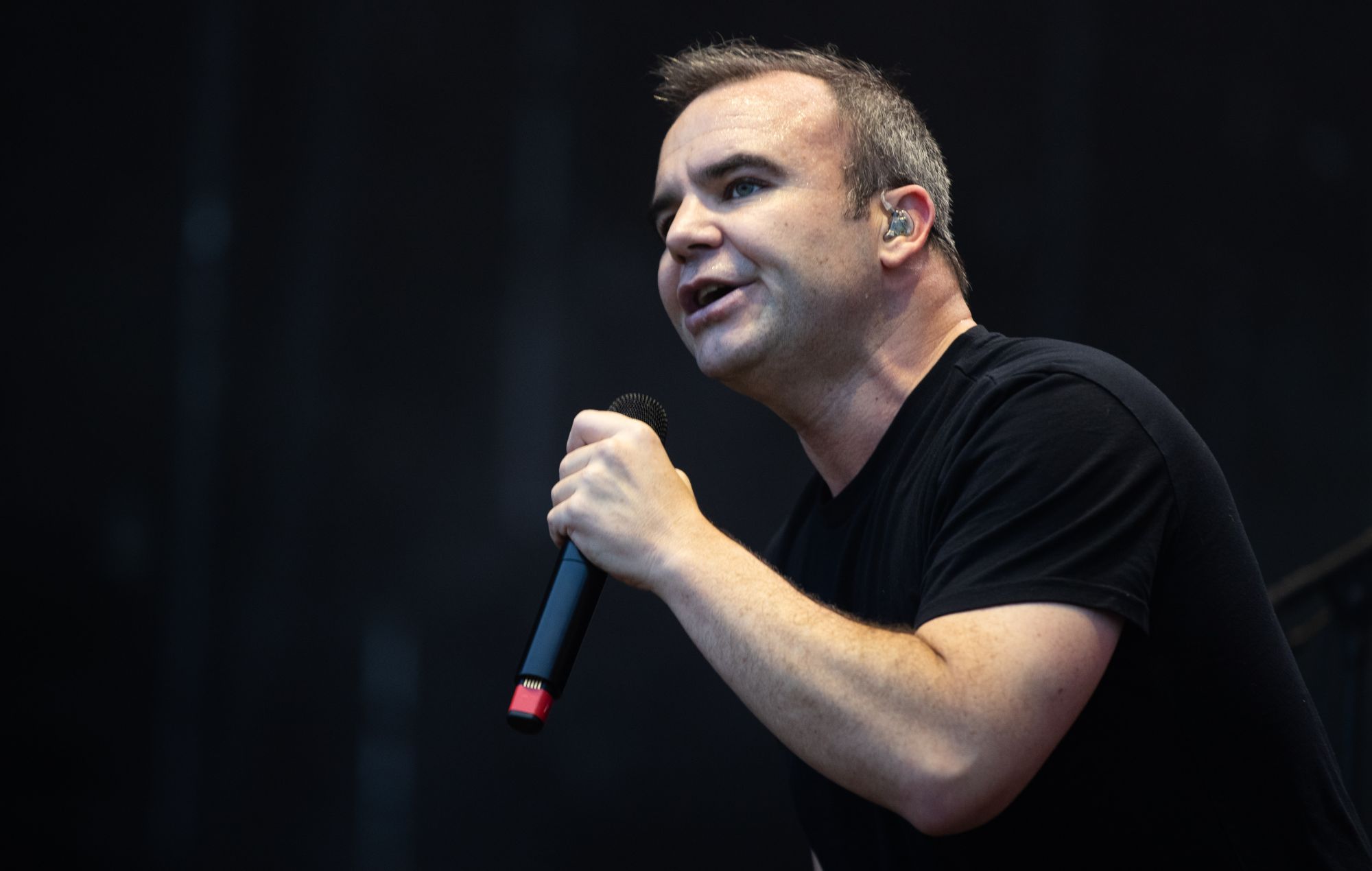 Écoutez le nouveau single émouvant de Future Islands, « Glimpse »