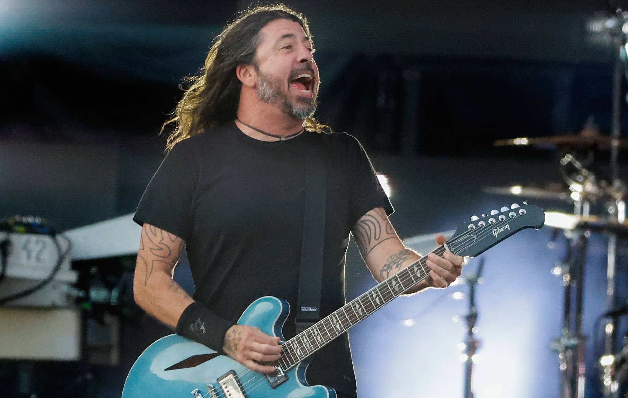 Les représentants de Dave Grohl démystifient la publication virale sur les réseaux sociaux concernant un « enfant illégitime »